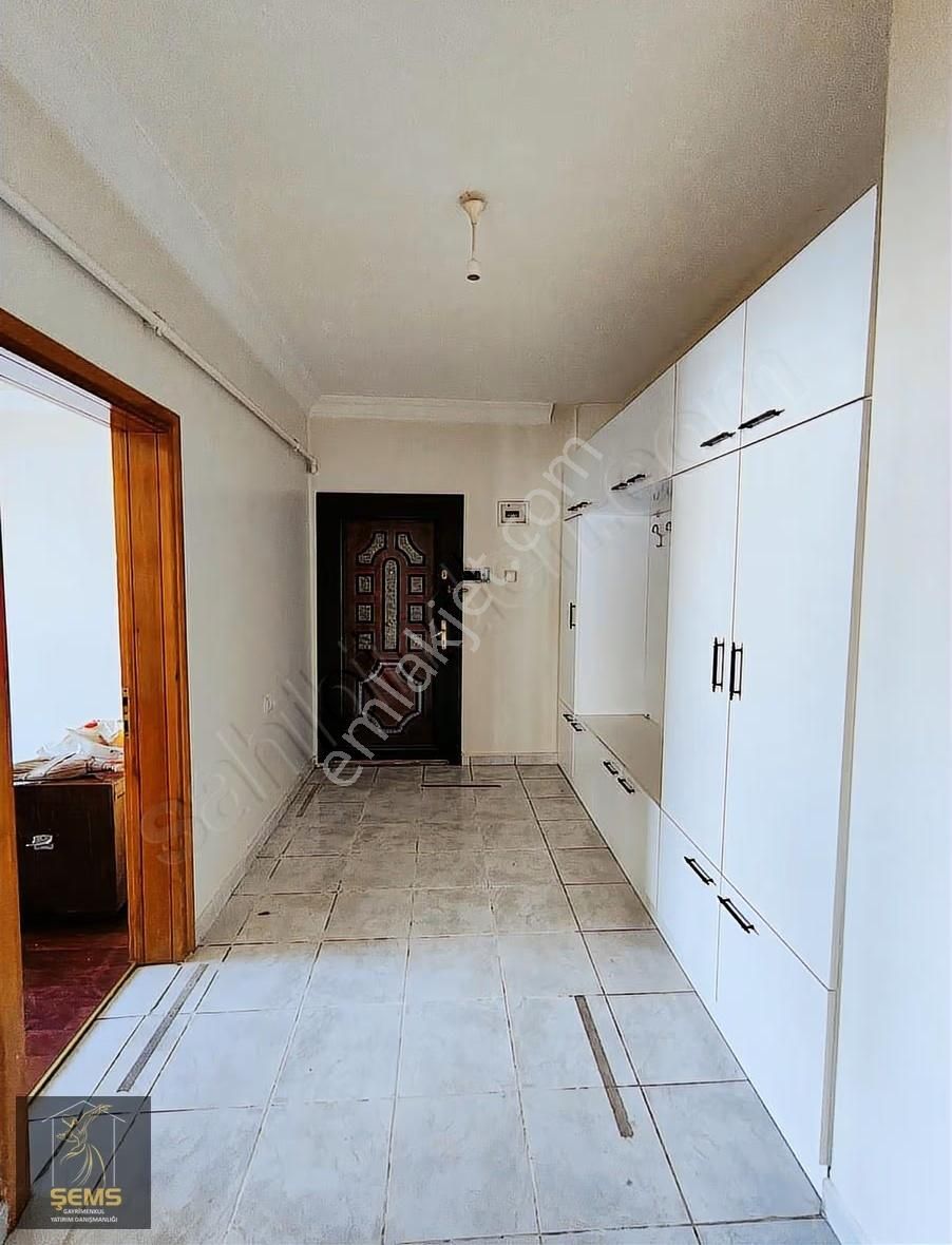 Site İçerisinde Çok Geniş 3+1 Kiralık Daire - Görsel 16