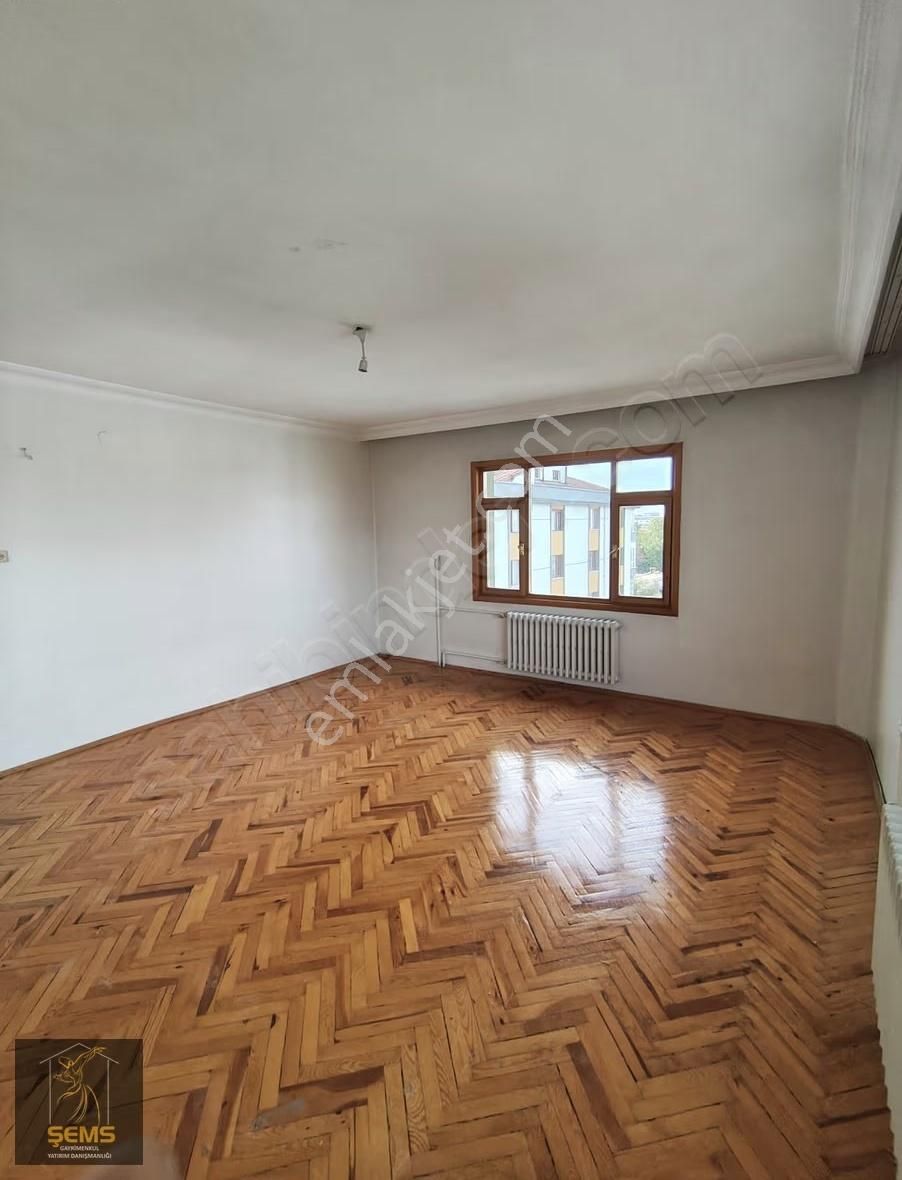 Site İçerisinde Çok Geniş 3+1 Kiralık Daire - Görsel 13