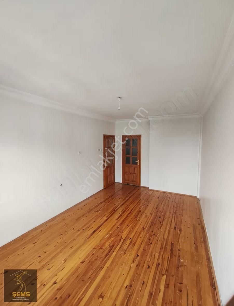 Site İçerisinde Çok Geniş 3+1 Kiralık Daire - Görsel 10