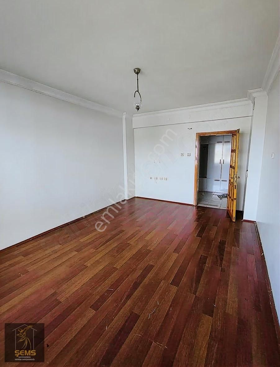 Site İçerisinde Çok Geniş 3+1 Kiralık Daire - Görsel 20