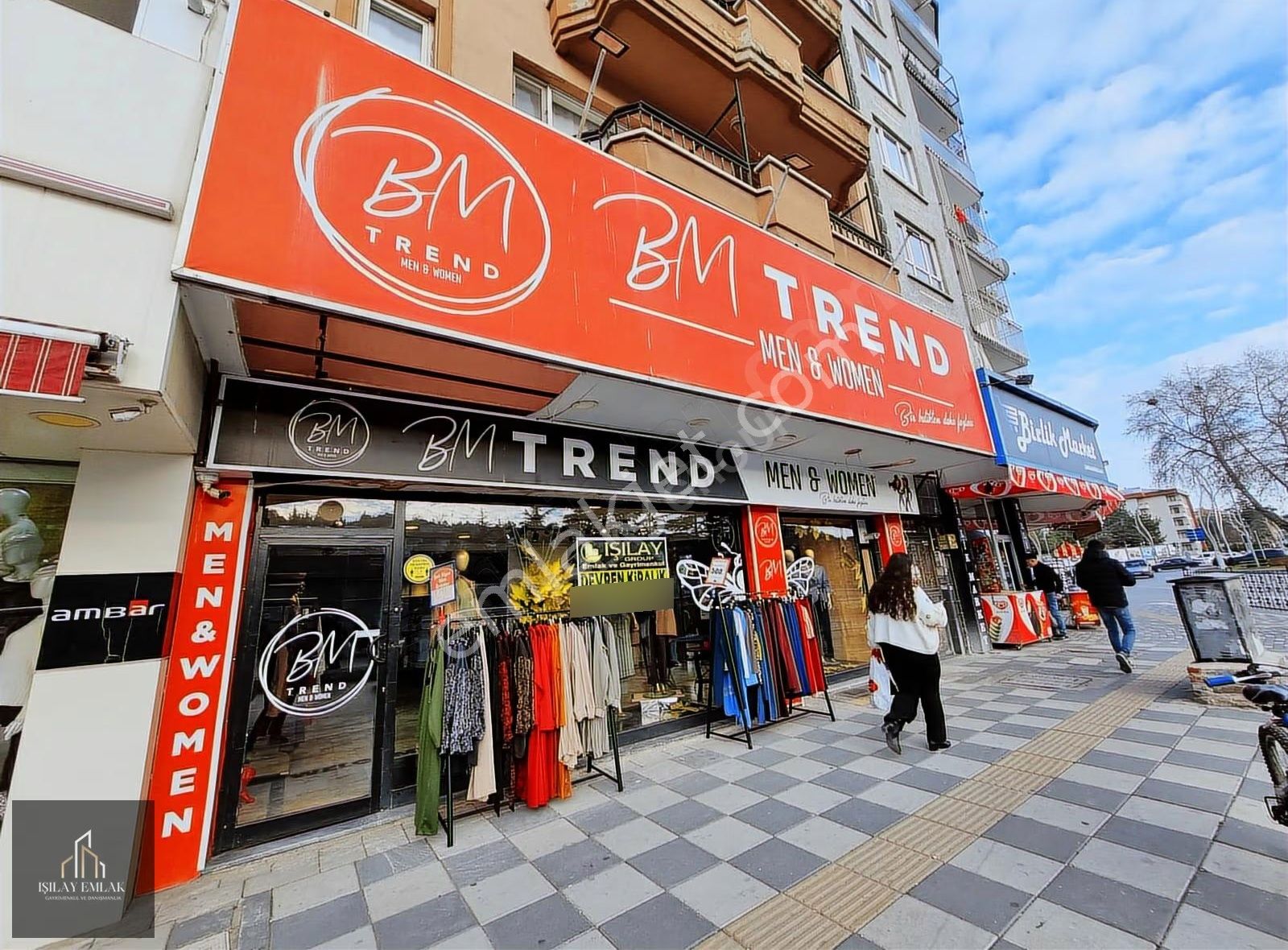 Afyon Kurtuluş Caddesi 3 Katlı Devren Kiralık Giyim Mağazası