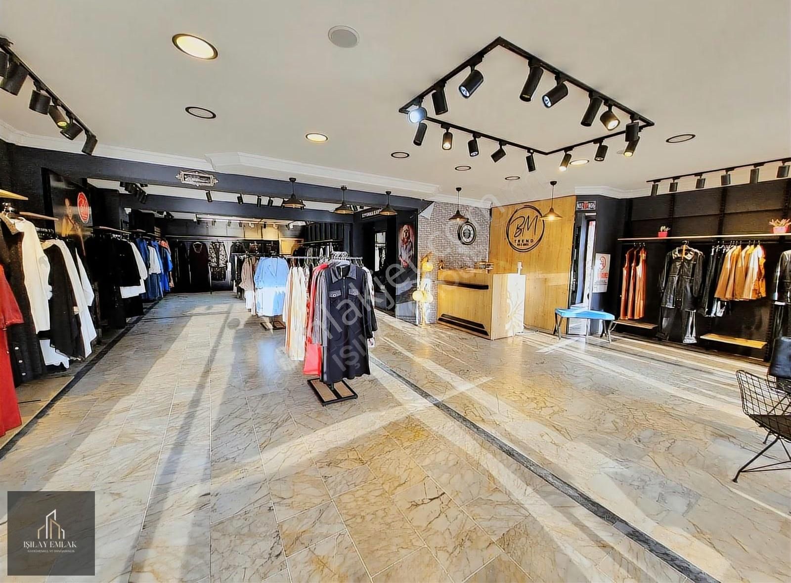 Afyon Kurtuluş Caddesi 3 Katlı Devren Kiralık Giyim Mağazası - Görsel 10