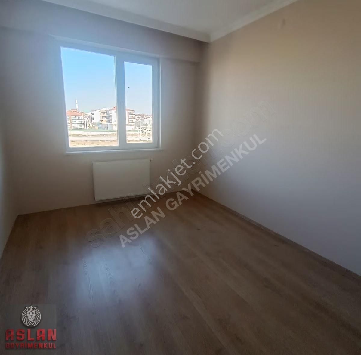 Aslan Emlak Tan Çamlıcanın Engüzel Yerinde Kiralık 2+1 Daire - Görsel 4