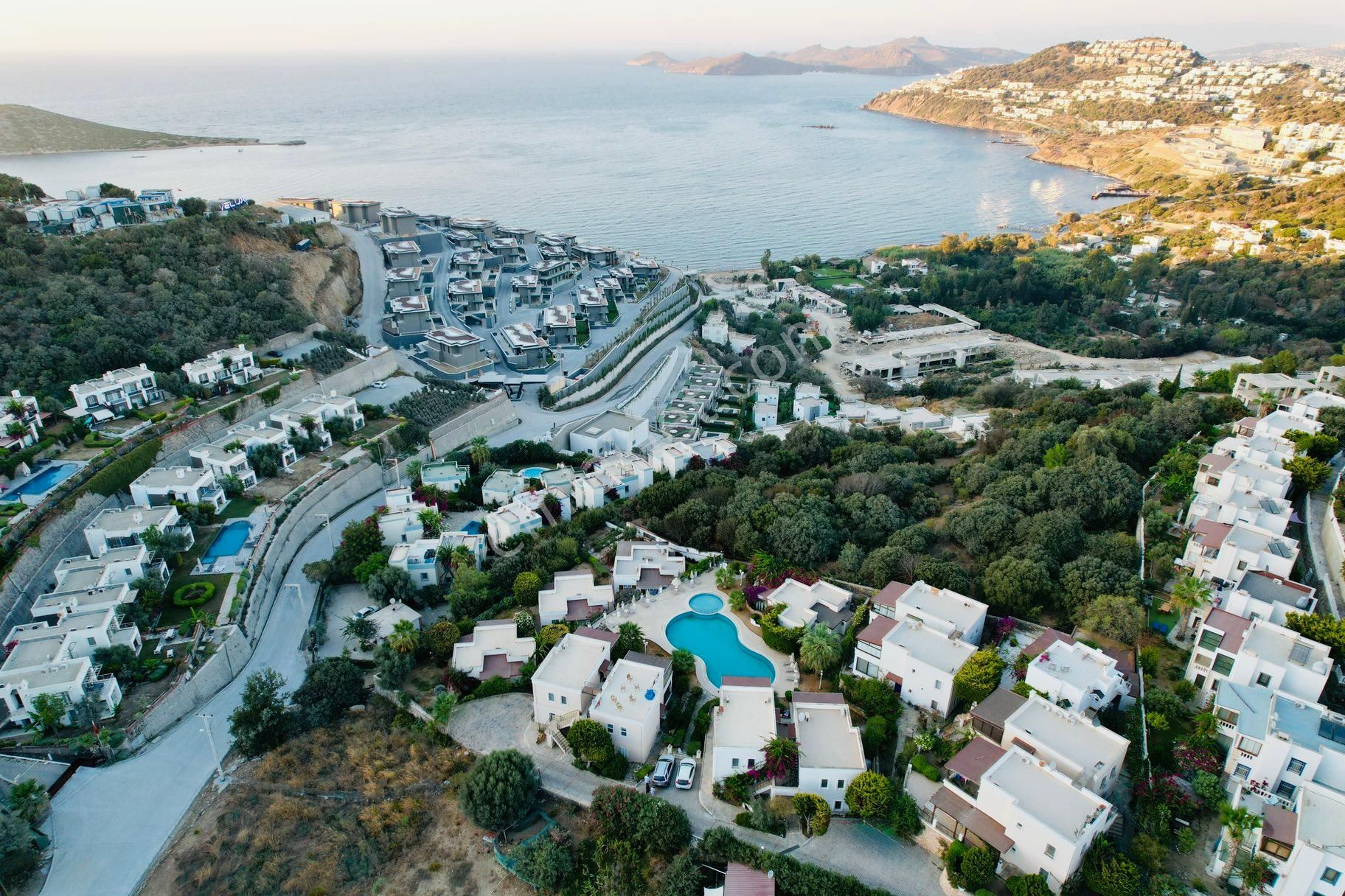 Gümüşlük Koyunbaba’da Havuzlu Sitede Bahçeli Ve Full Eşyalı 3+1 - Görsel 24