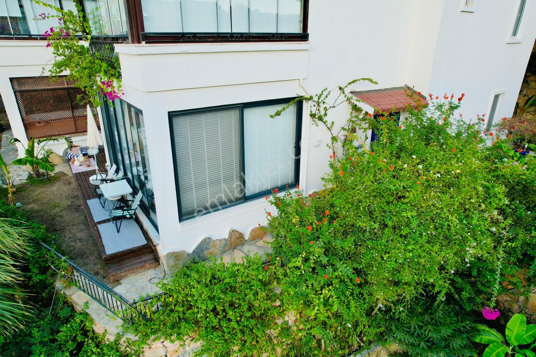 Gümüşlük Koyunbaba’da Havuzlu Sitede Bahçeli Ve Full Eşyalı 3+1 - Görsel 27