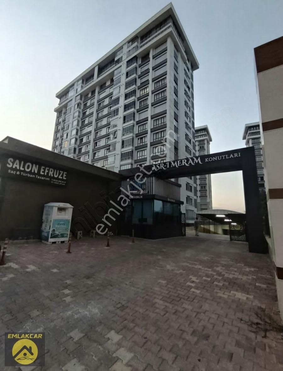 Emlakcar Dan Çeçenistan Caddesinde Satılık Lüks 3+1 Daire