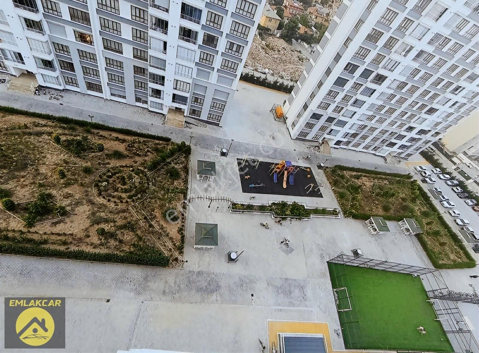 Emlakcar Dan Çeçenistan Caddesinde Satılık Lüks 3+1 Daire - Görsel 14