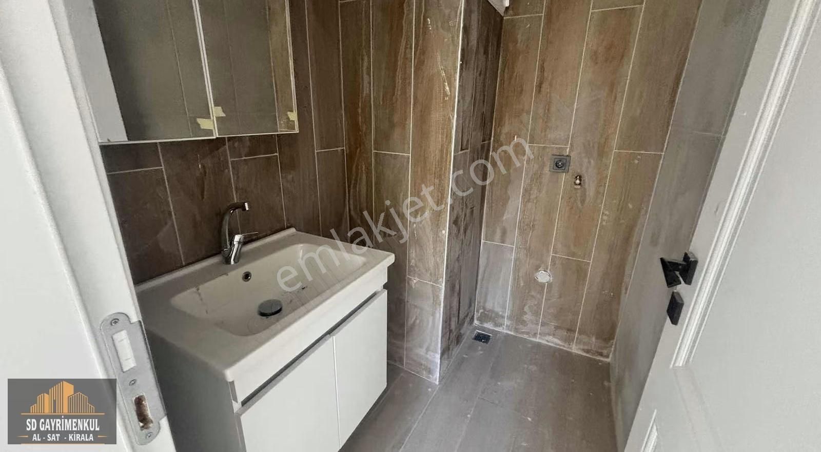 Gömeç Yayada Ebeveyn Banyolu 3+1 Fırsat Daire - Görsel 17