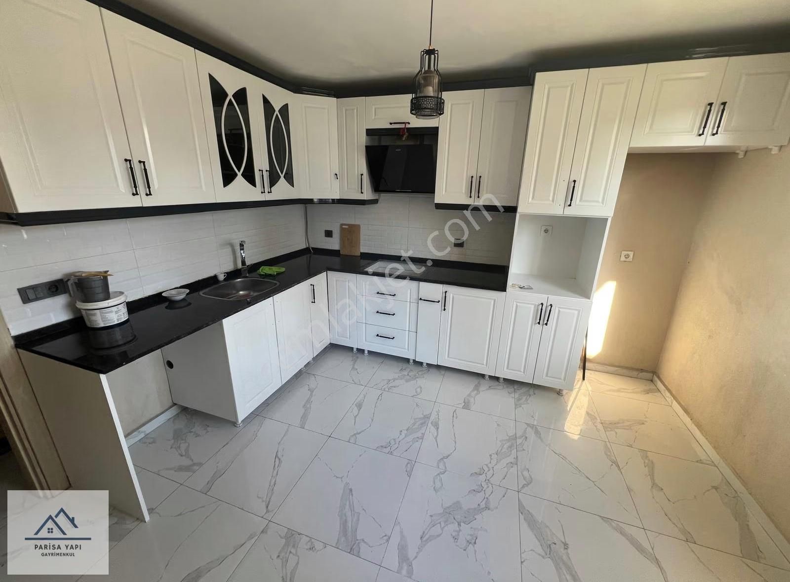 Parisadan Batı Çıkışına Yakın İçi Yapılı Geniş 2+1 Kiralık Daire