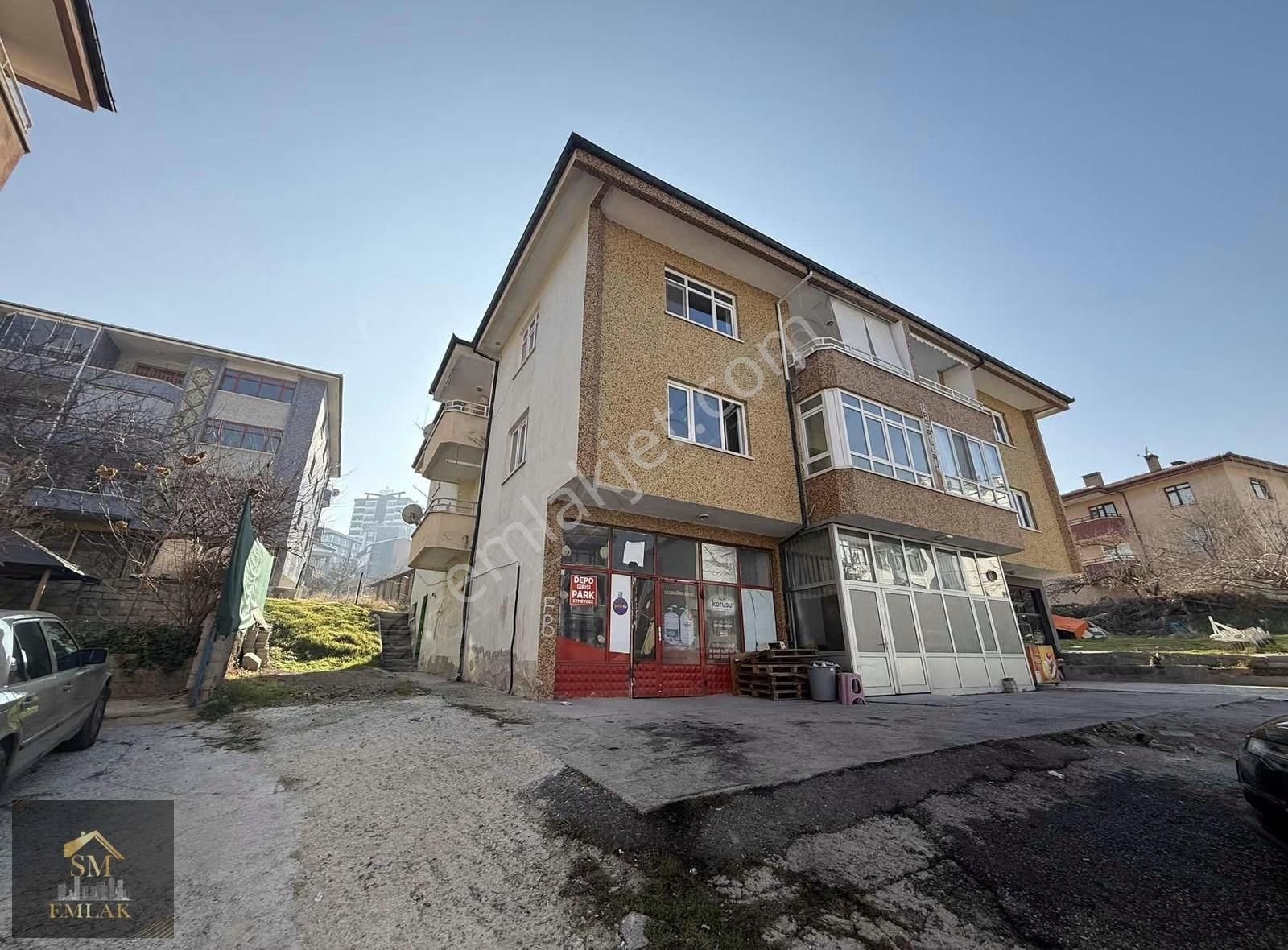 Sm Emlaktan | Uygun Fiyatlı Kiralık Bağlıca'da 3+1 Daire