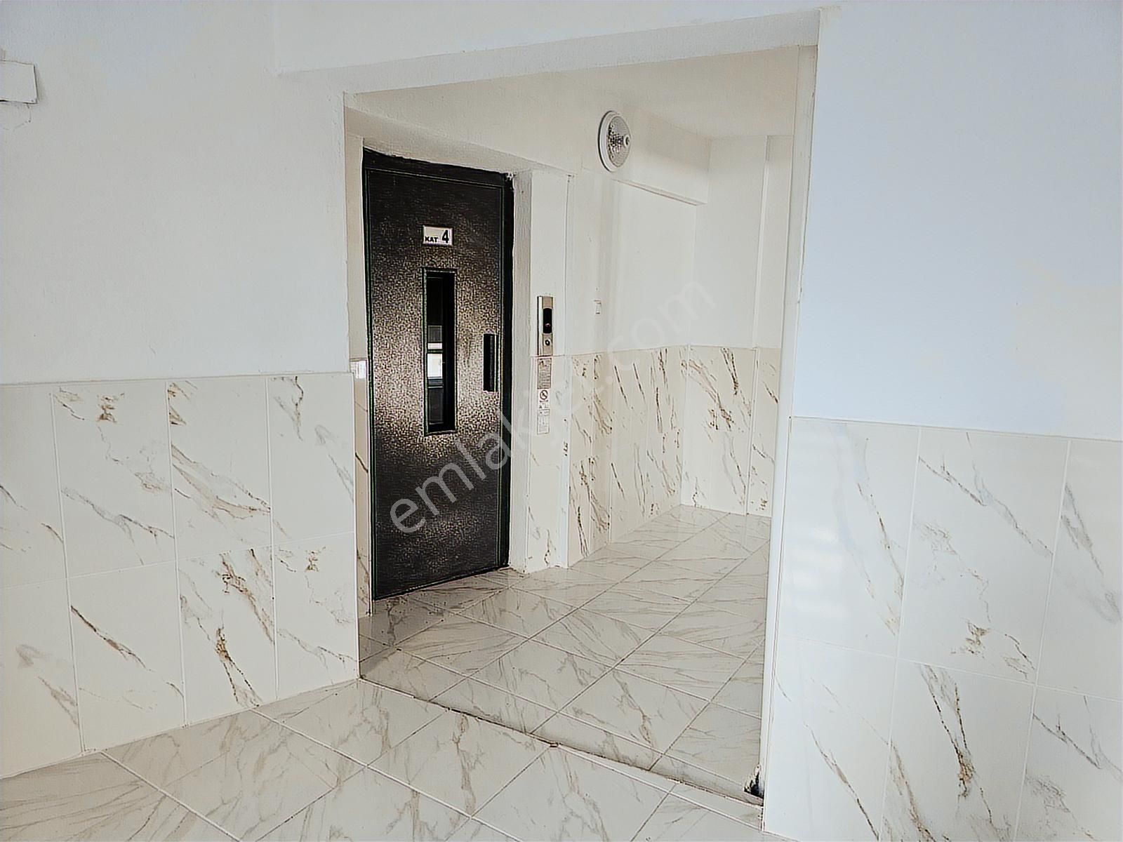 Kumbağ Mah. Deniz Manzaralı 2+1 Plaja 50 Mt - Görsel 14