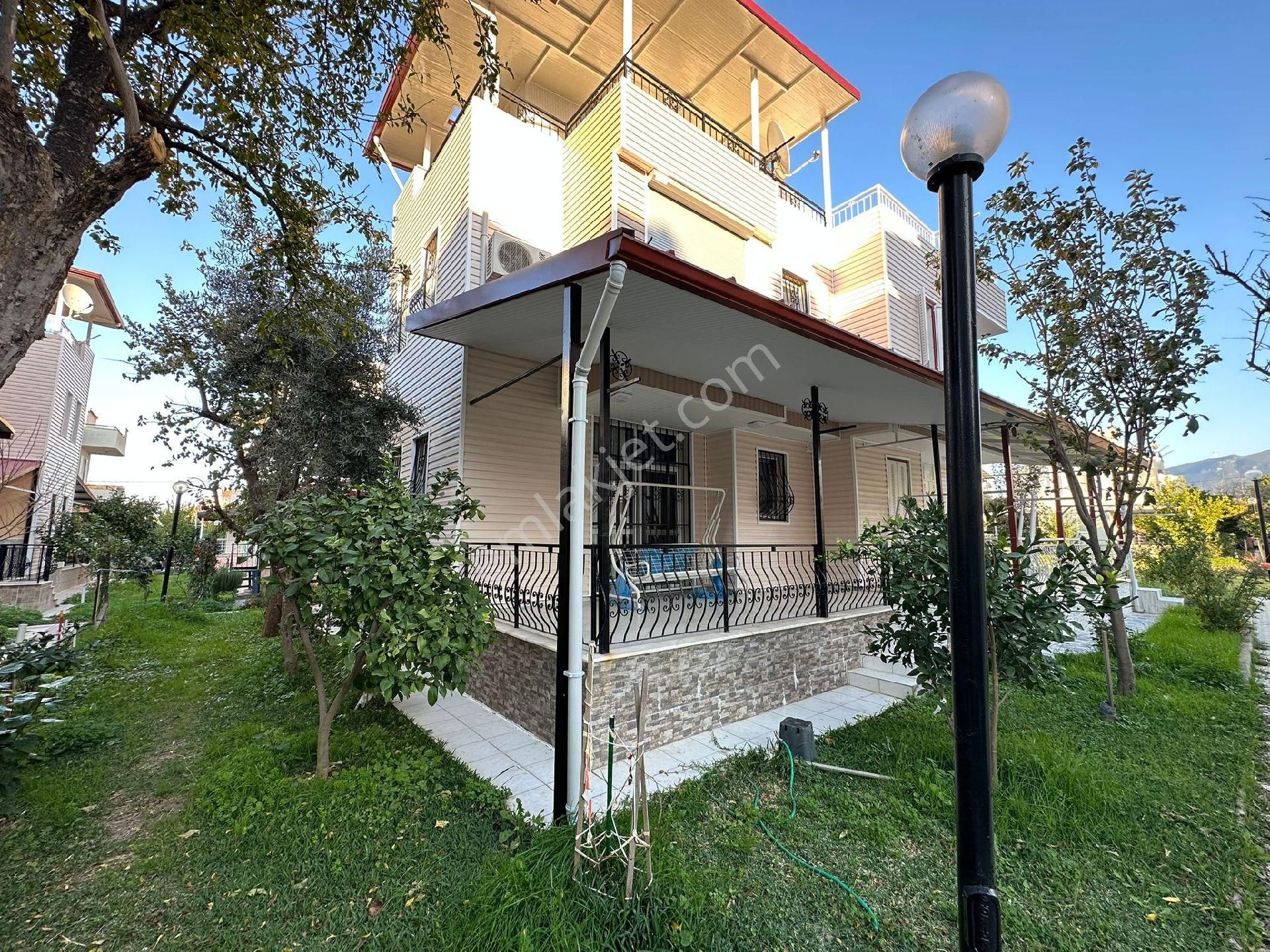 Kuşadası Davutlar Sahil Masrafsız 3+1 Satılık Tribleks Yazlik - Görsel 3