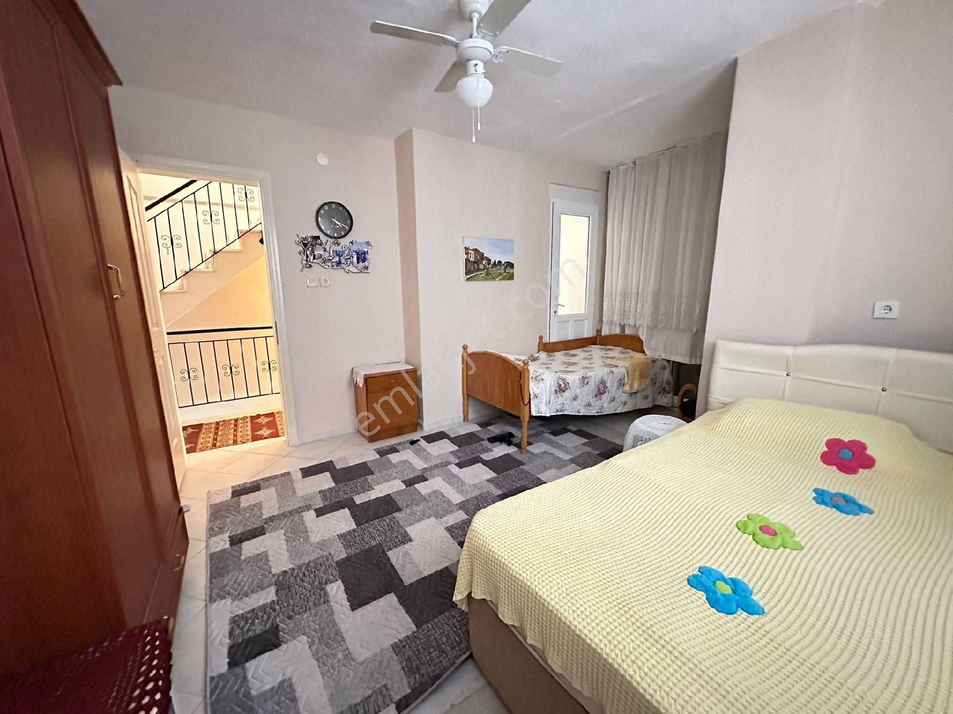 Kuşadası Davutlar Sahil Masrafsız 3+1 Satılık Tribleks Yazlik - Görsel 14