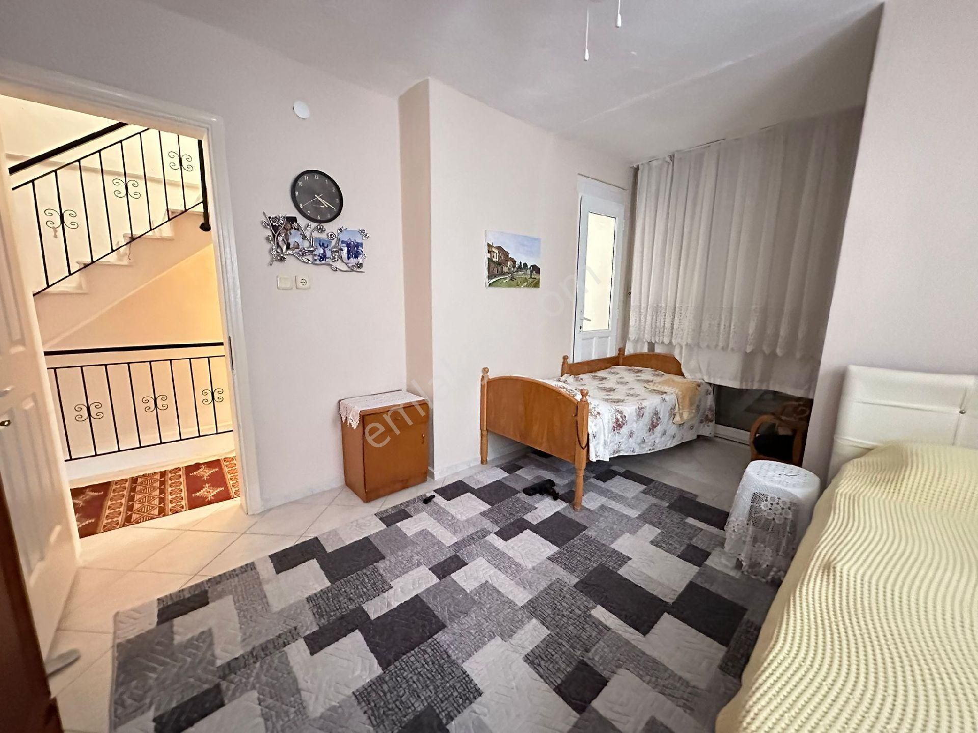 Kuşadası Davutlar Sahil Masrafsız 3+1 Satılık Tribleks Yazlik - Görsel 12