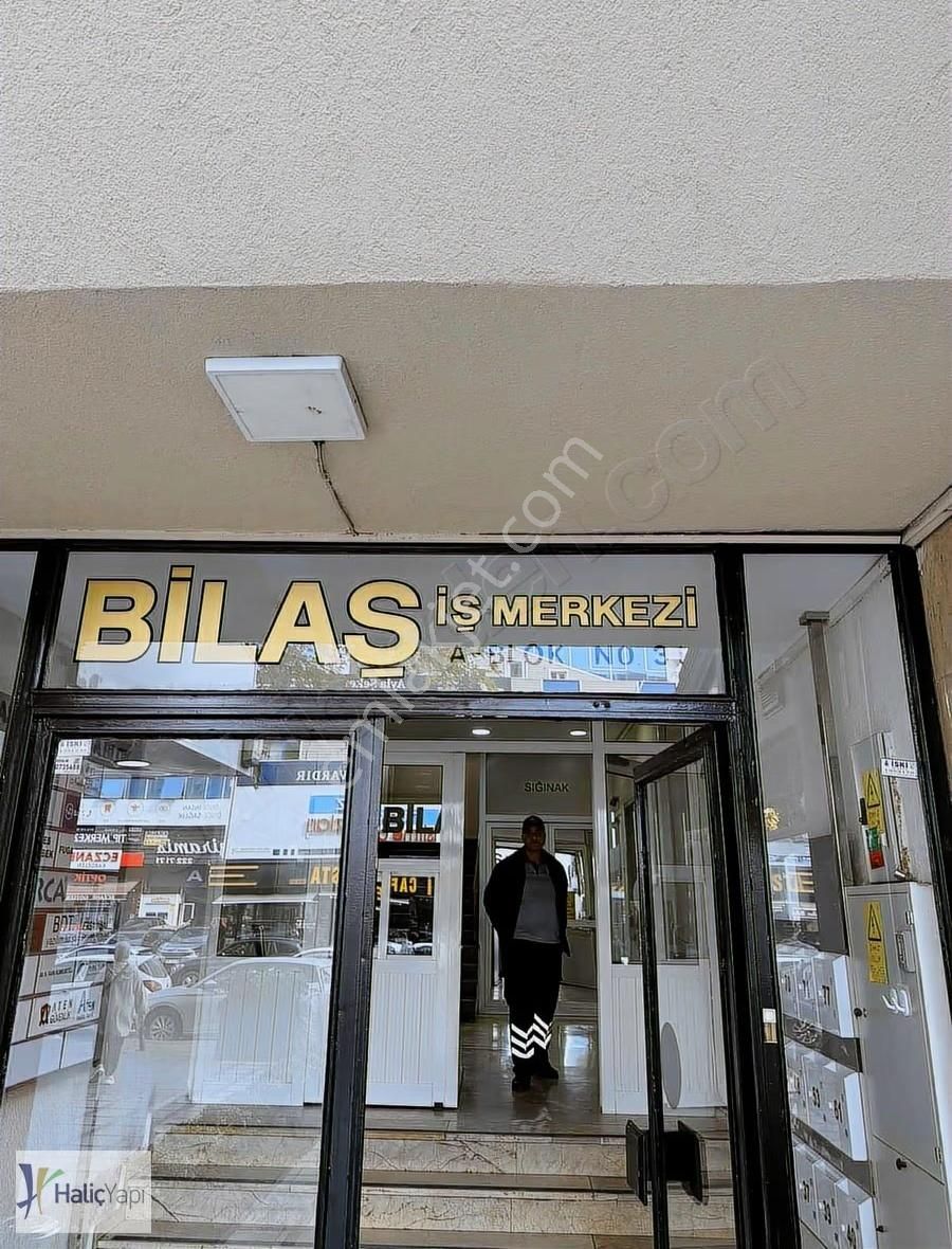 Bilaş İş Merkezi 7 Kat İçi Yapılı Şık Ofis