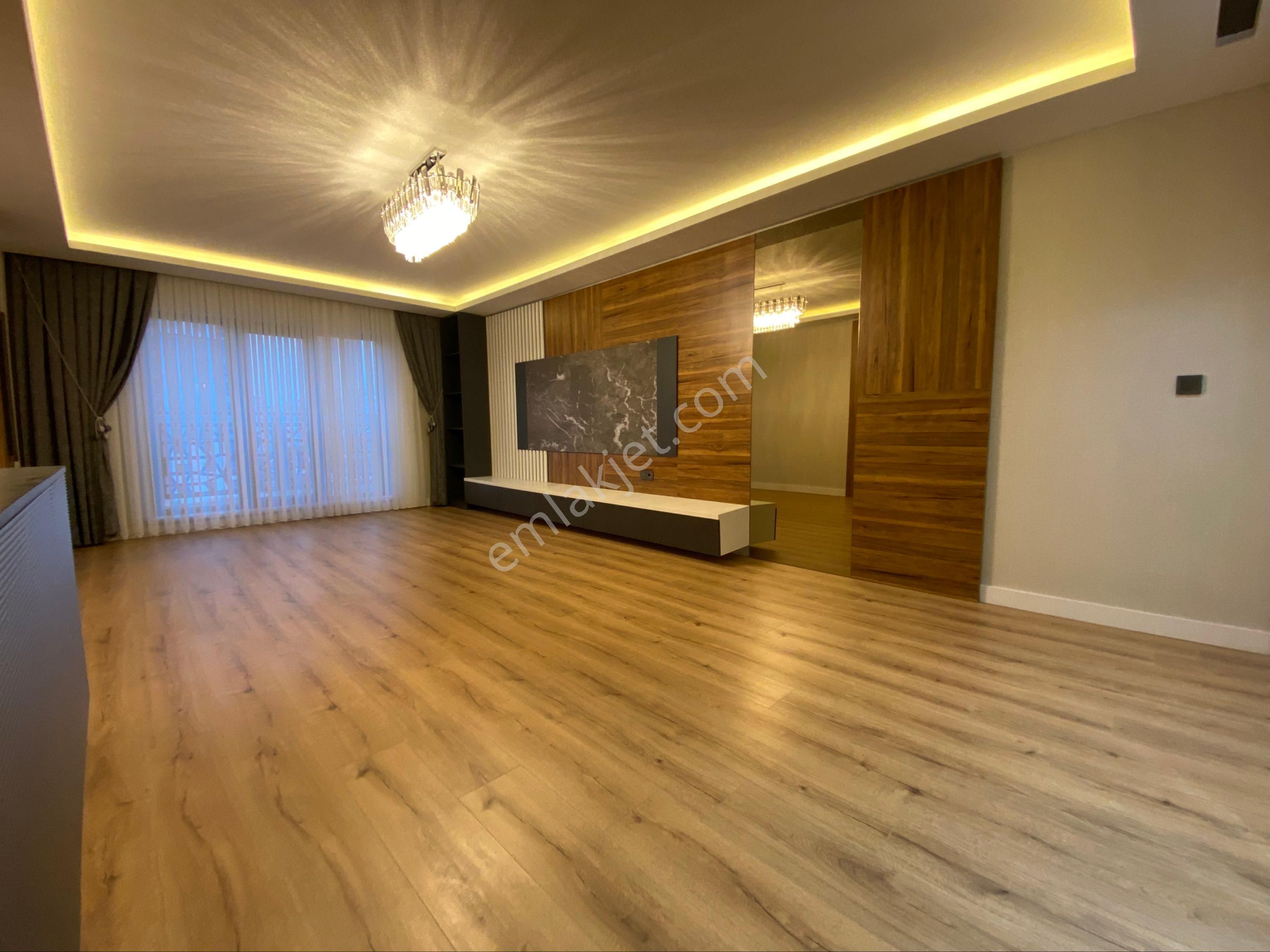 Pursaklar Mimar Sinan’da Ultra Lüks Satılık 4+1 Giyinme Odalı Site Dairesi - Görsel 20