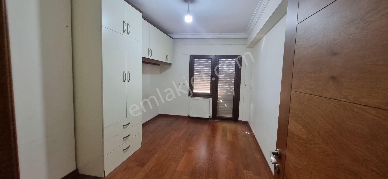 Bornova Evka 3 De Satılık 4+1 Daire - Görsel 15