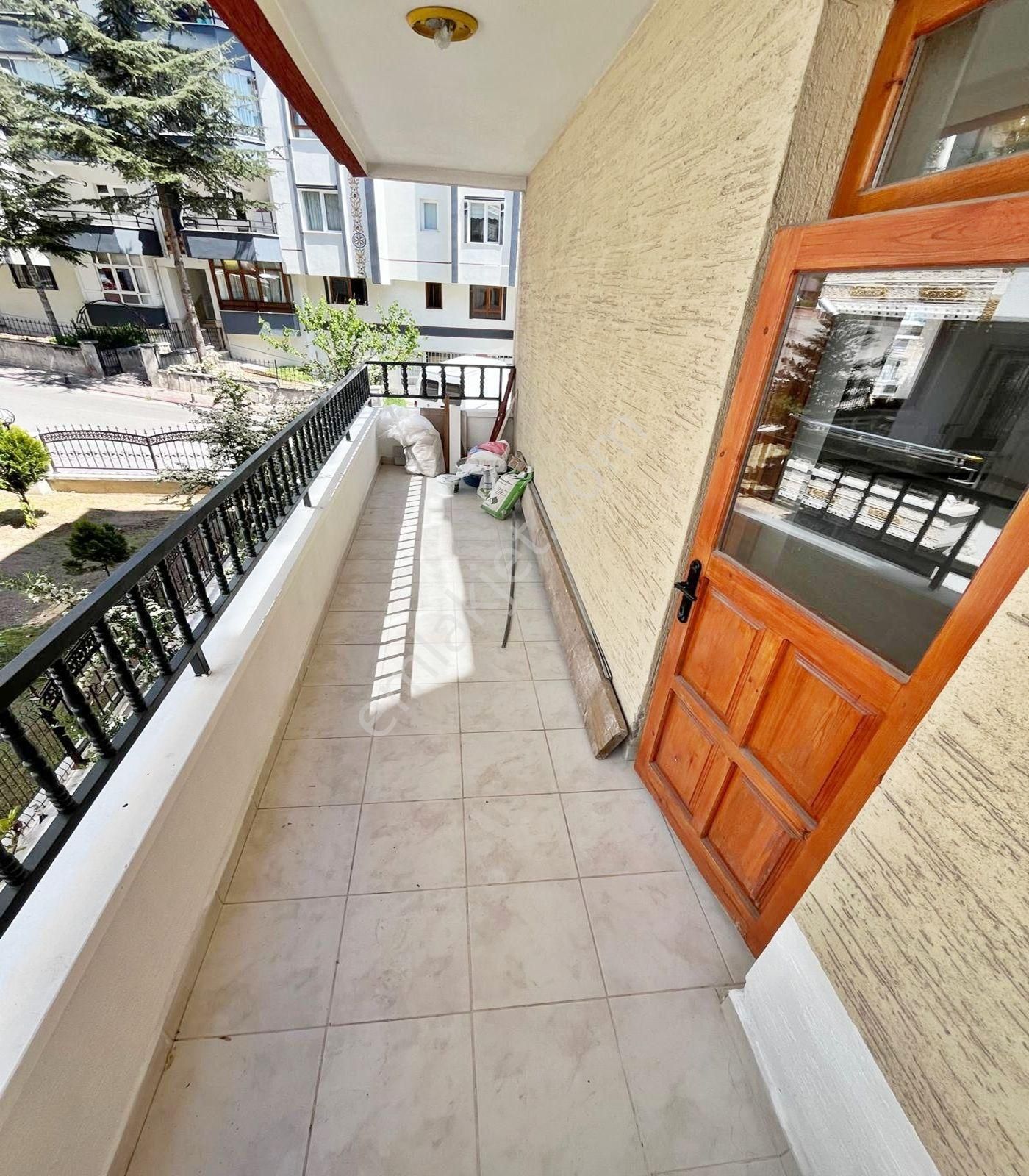 Bağlarbaşı Mahallesi'nde Cadde Üzeri Asansörlü 3+1 Daire! - Görsel 13