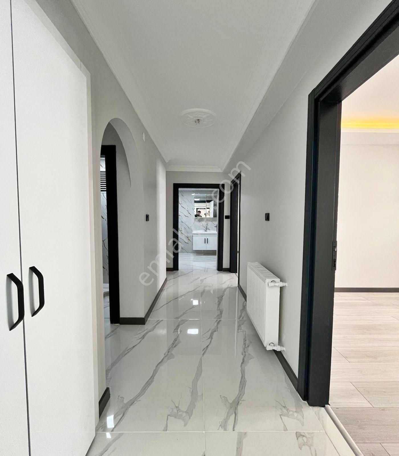 Bağlarbaşı Mahallesi'nde Cadde Üzeri Asansörlü 3+1 Daire! - Görsel 28