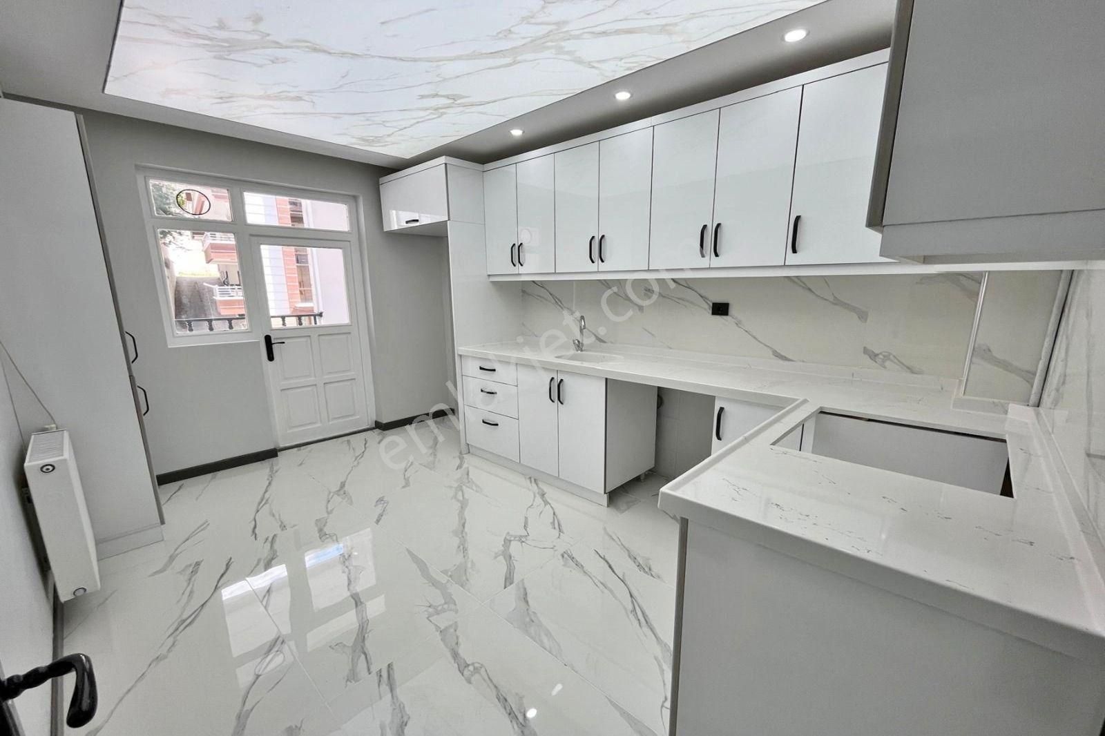 Bağlarbaşı Mahallesi'nde Cadde Üzeri Asansörlü 3+1 Daire! - Görsel 5