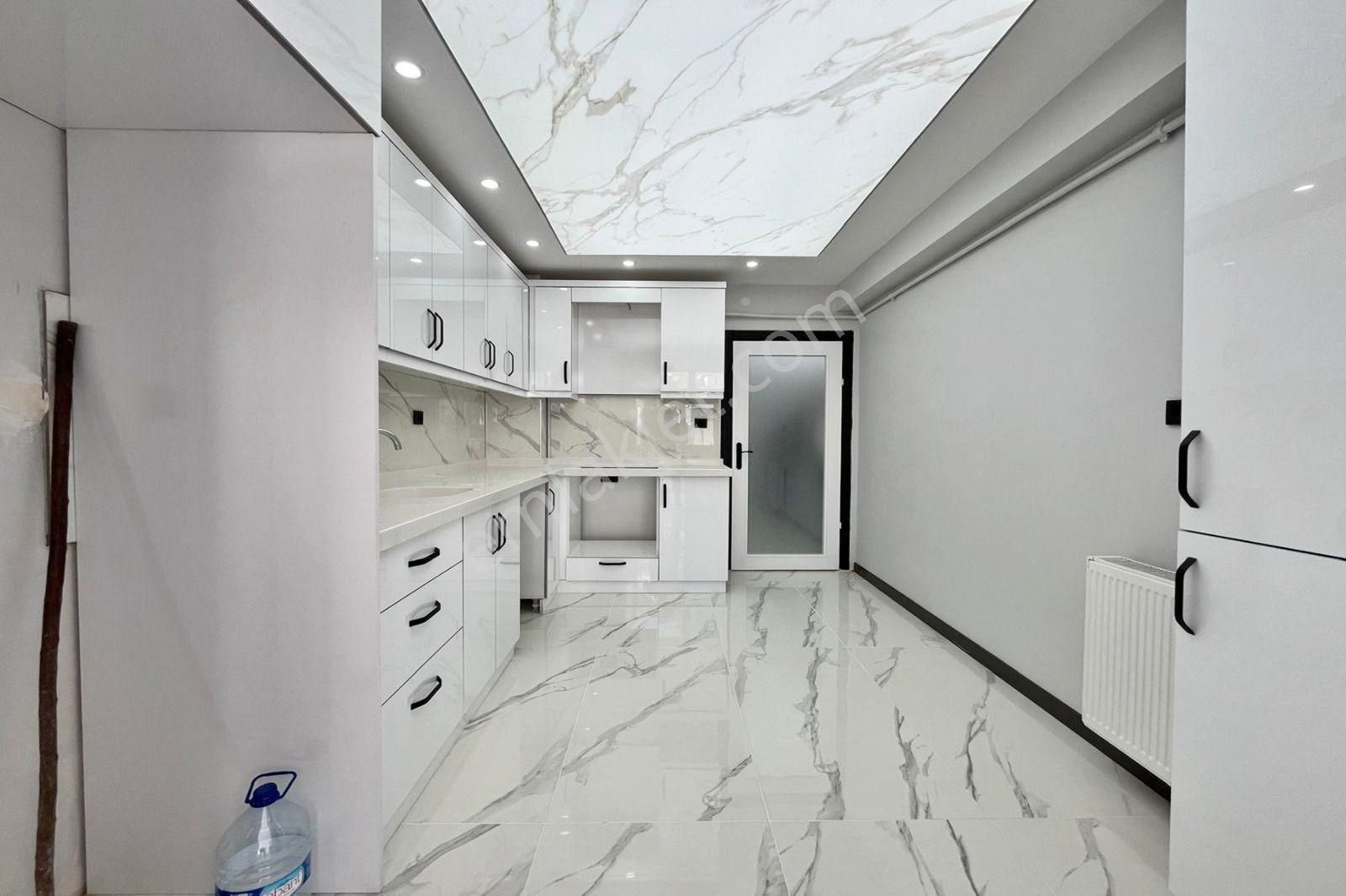 Bağlarbaşı Mahallesi'nde Cadde Üzeri Asansörlü 3+1 Daire! - Görsel 6