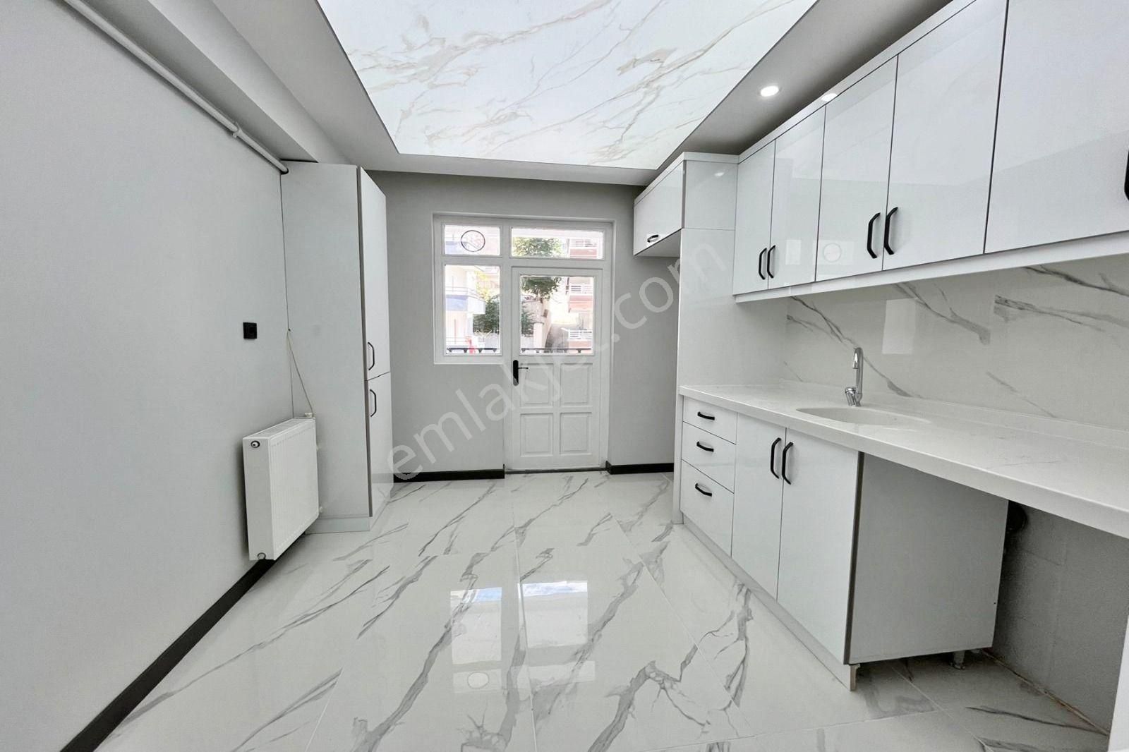 Bağlarbaşı Mahallesi'nde Cadde Üzeri Asansörlü 3+1 Daire! - Görsel 4