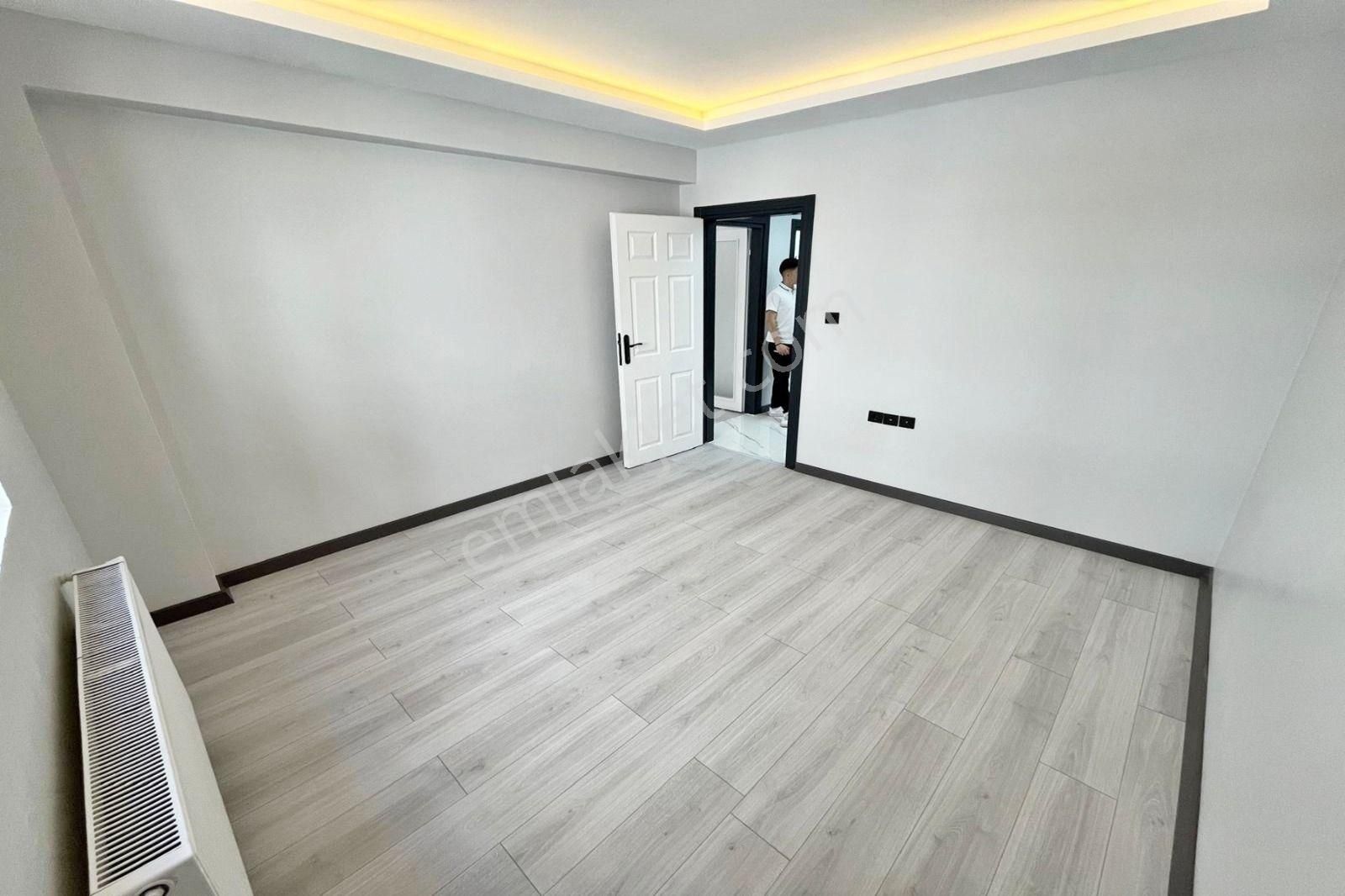 Bağlarbaşı Mahallesi'nde Cadde Üzeri Asansörlü 3+1 Daire! - Görsel 21