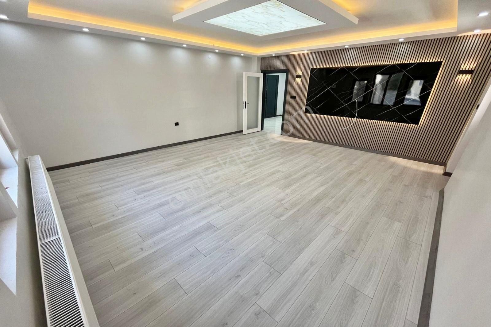 Bağlarbaşı Mahallesi'nde Cadde Üzeri Asansörlü 3+1 Daire! - Görsel 12