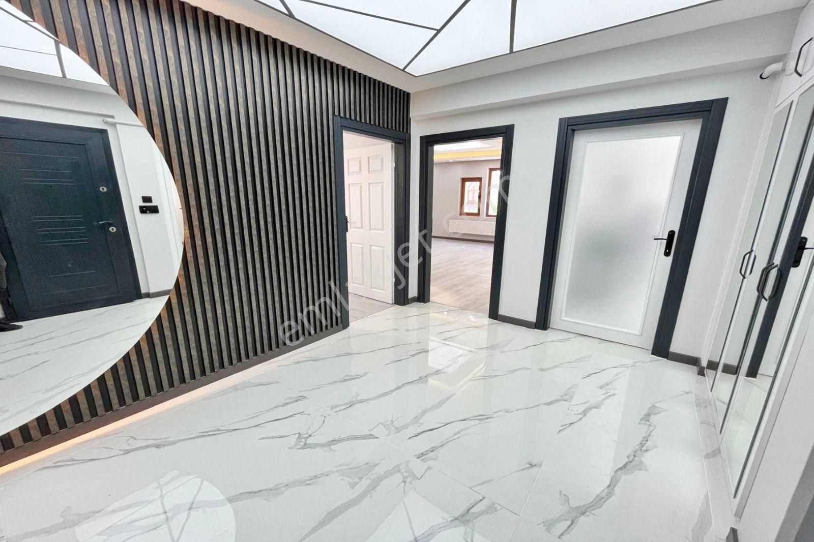 Bağlarbaşı Mahallesi'nde Cadde Üzeri Asansörlü 3+1 Daire! - Görsel 30