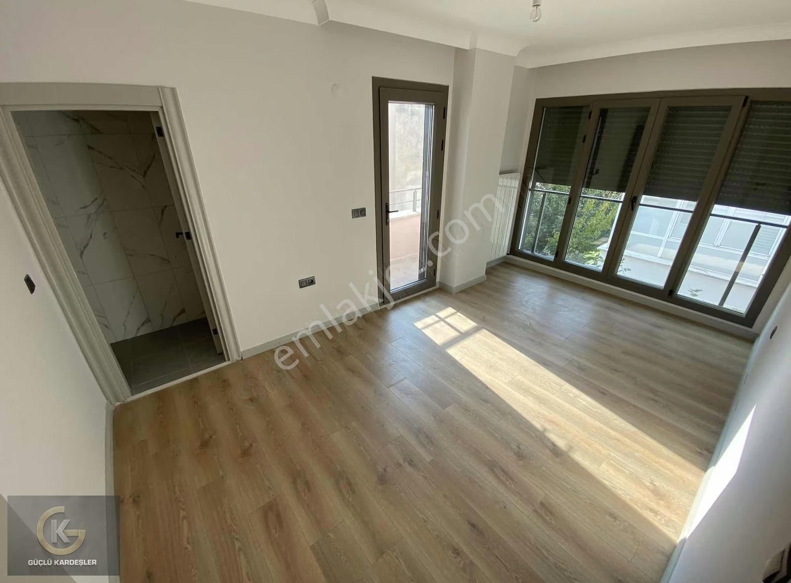 Güçlü Kardeşler Denize 10 Adım Asansörlü 2+1 Orta Kat Daire - Görsel 23