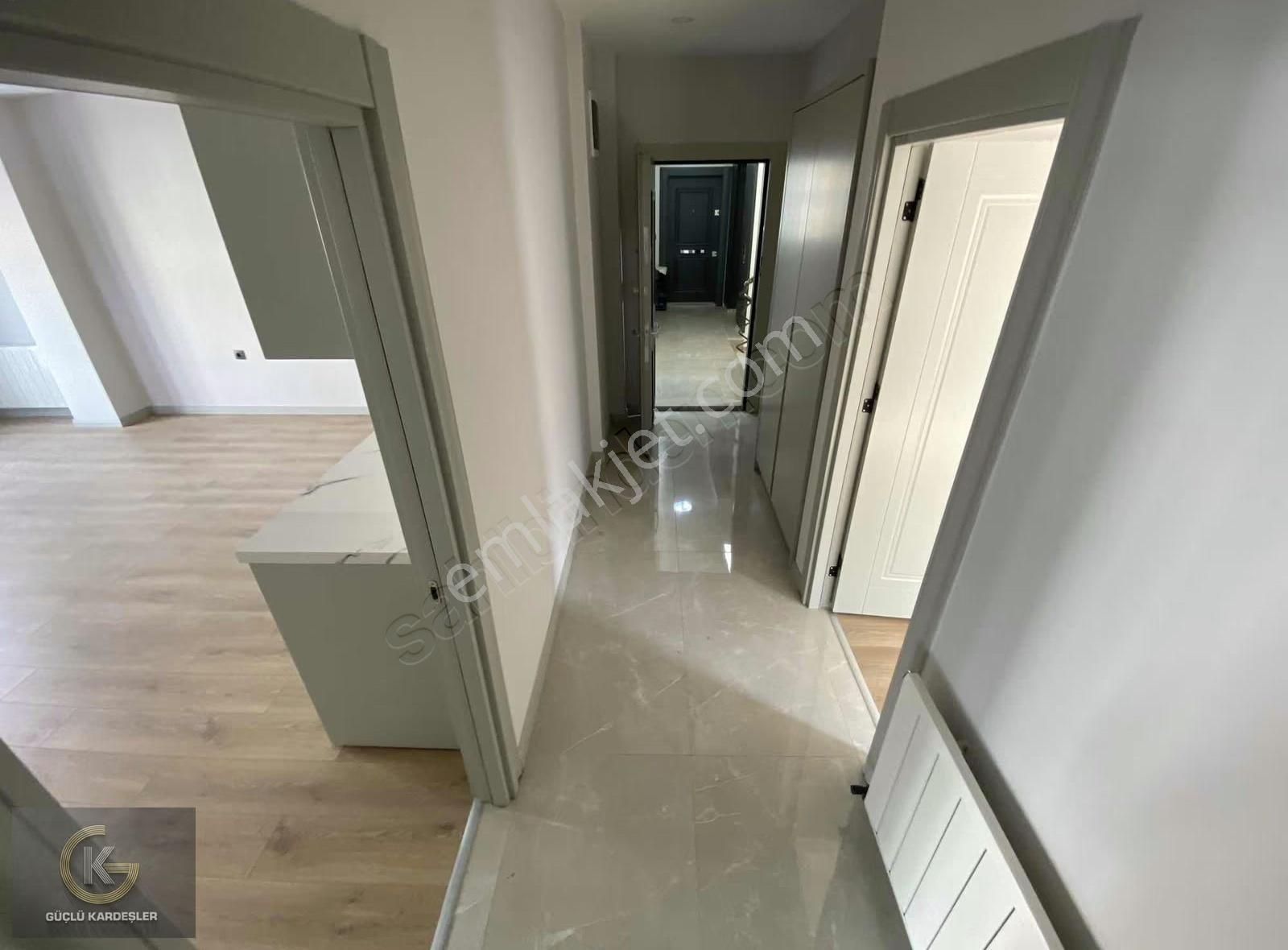 Güçlü Kardeşler Denize 10 Adım Asansörlü 2+1 Orta Kat Daire - Görsel 17