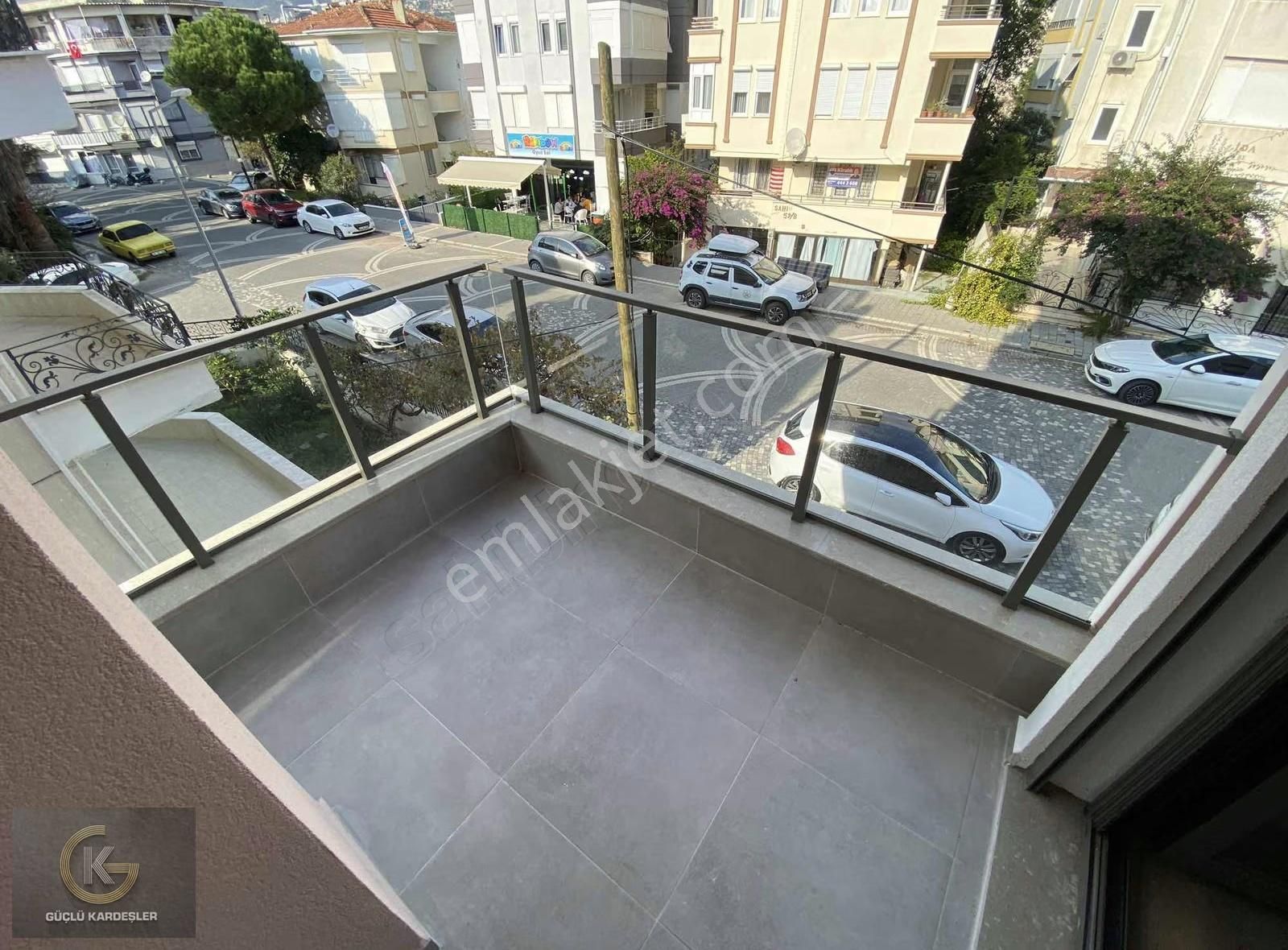 Güçlü Kardeşler Denize 10 Adım Asansörlü 2+1 Orta Kat Daire - Görsel 4