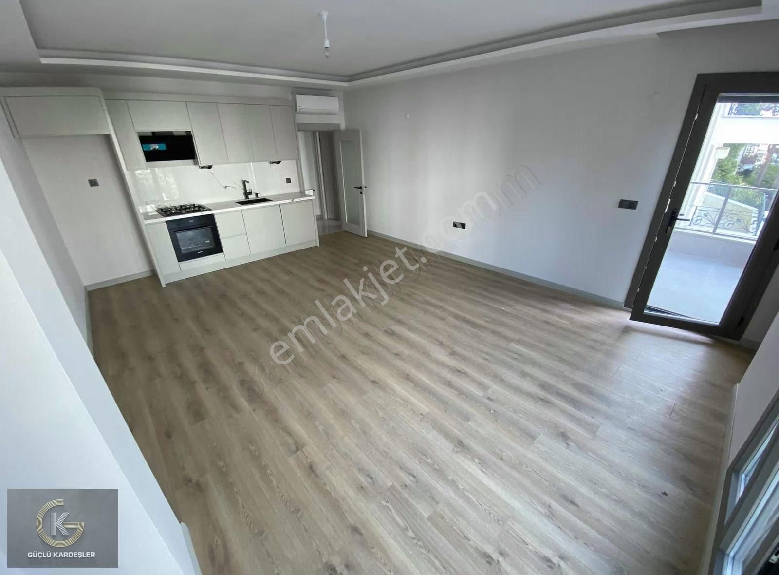 Güçlü Kardeşler Denize 10 Adım Asansörlü 2+1 Orta Kat Daire - Görsel 10