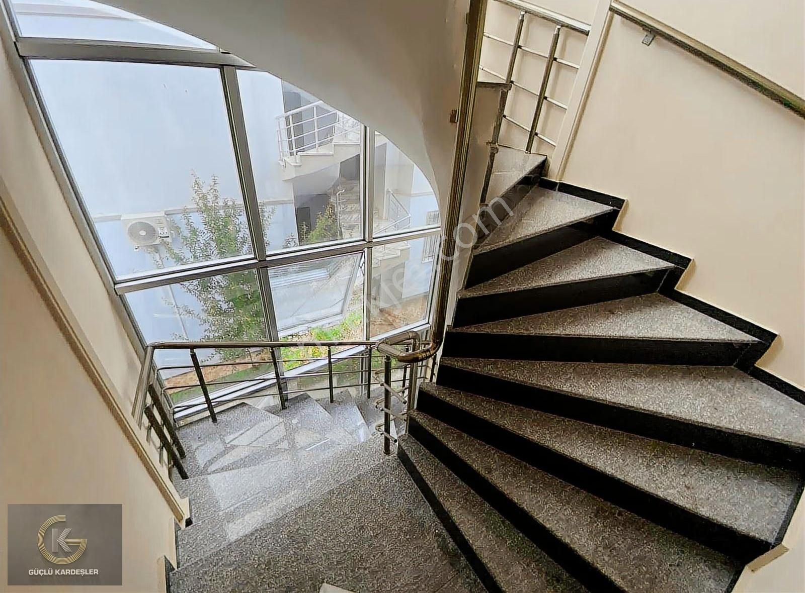 Güçlü Kardeşler Katta Tek Ebeveyn Banyolu 2+1 Orta Kat Daire - Görsel 11