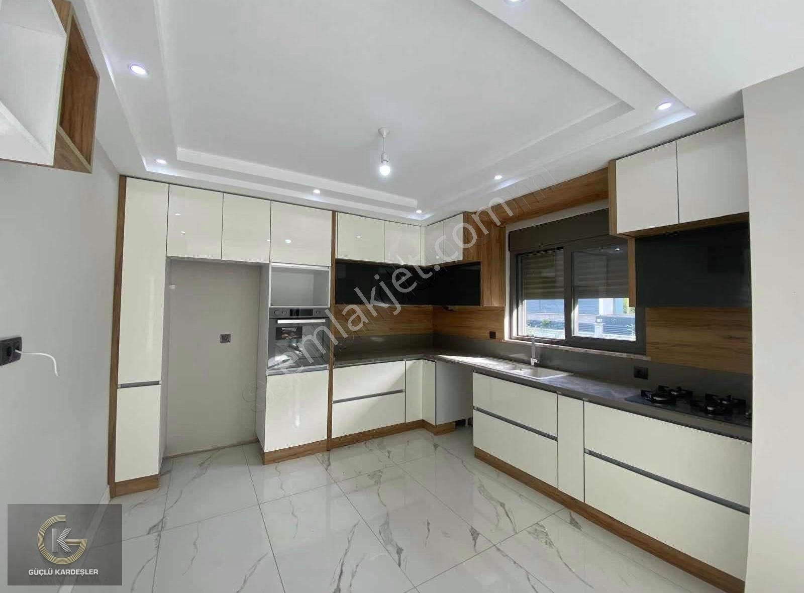 Güçlü Kardeşler Altınoluk Denize 100metre 5+1 Bahçeli Lüks Villa - Görsel 34