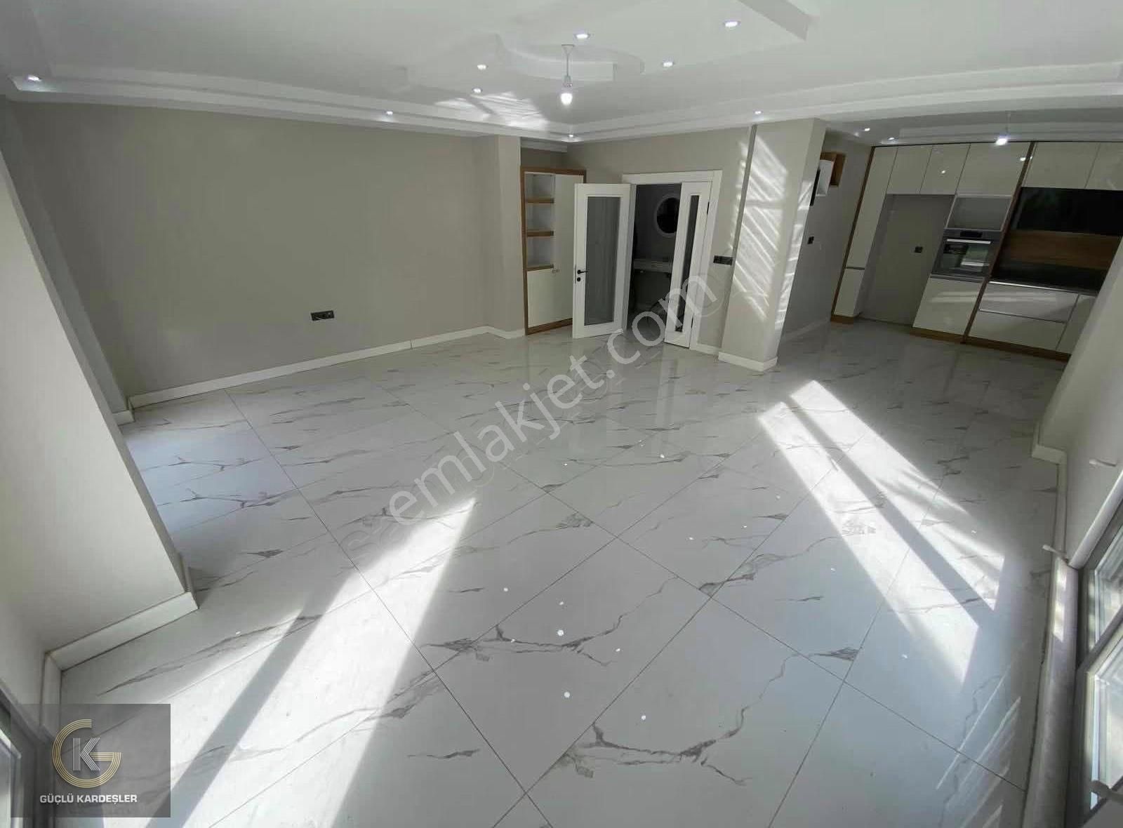 Güçlü Kardeşler Altınoluk Denize 100metre 5+1 Bahçeli Lüks Villa - Görsel 15