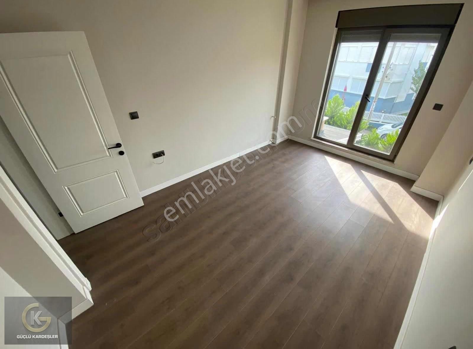 Güçlü Kardeşler Altınoluk Denize 100metre 5+1 Bahçeli Lüks Villa - Görsel 5