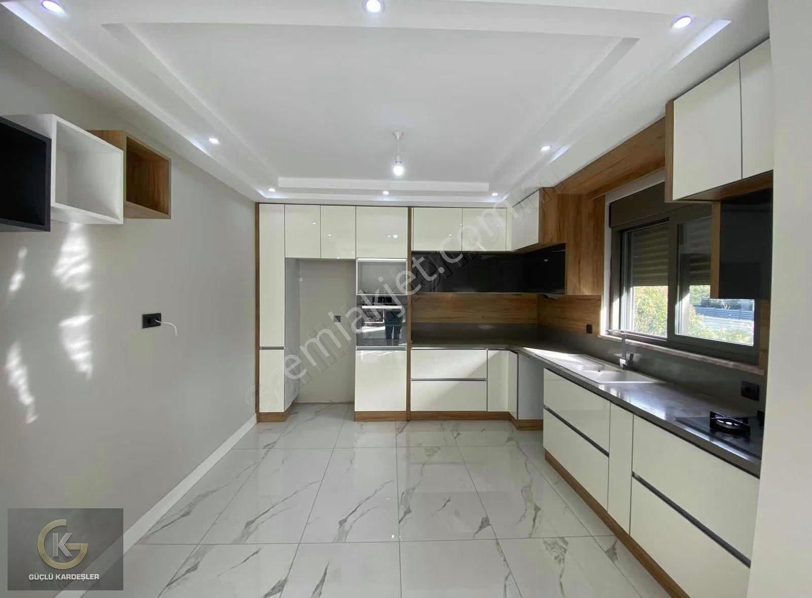 Güçlü Kardeşler Altınoluk Denize 100metre 5+1 Bahçeli Lüks Villa - Görsel 32