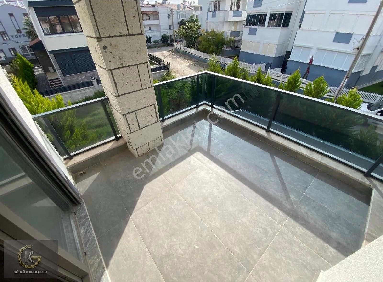 Güçlü Kardeşler Altınoluk Denize 100metre 5+1 Bahçeli Lüks Villa - Görsel 29
