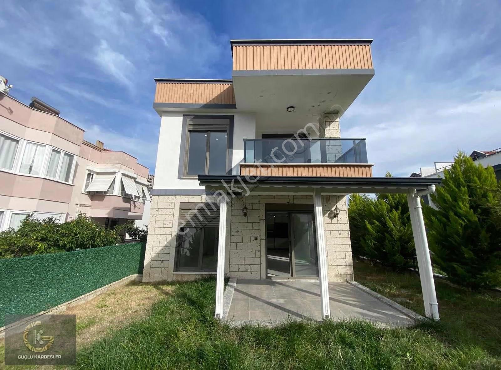 Güçlü Kardeşler Altınoluk Denize 100metre 5+1 Bahçeli Lüks Villa - Görsel 9