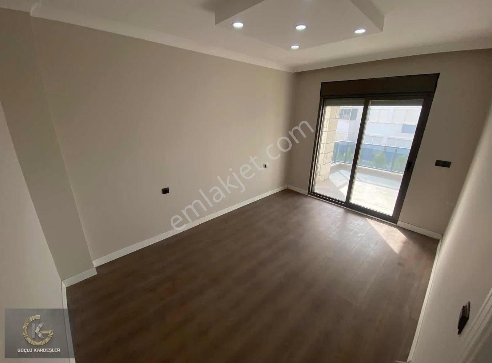 Güçlü Kardeşler Altınoluk Denize 100metre 5+1 Bahçeli Lüks Villa - Görsel 14