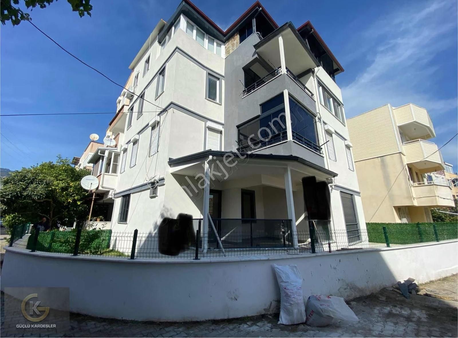 Güçlü Kardeşler Otuzevler Mevkinde 3+1 Bahçeli Daire
