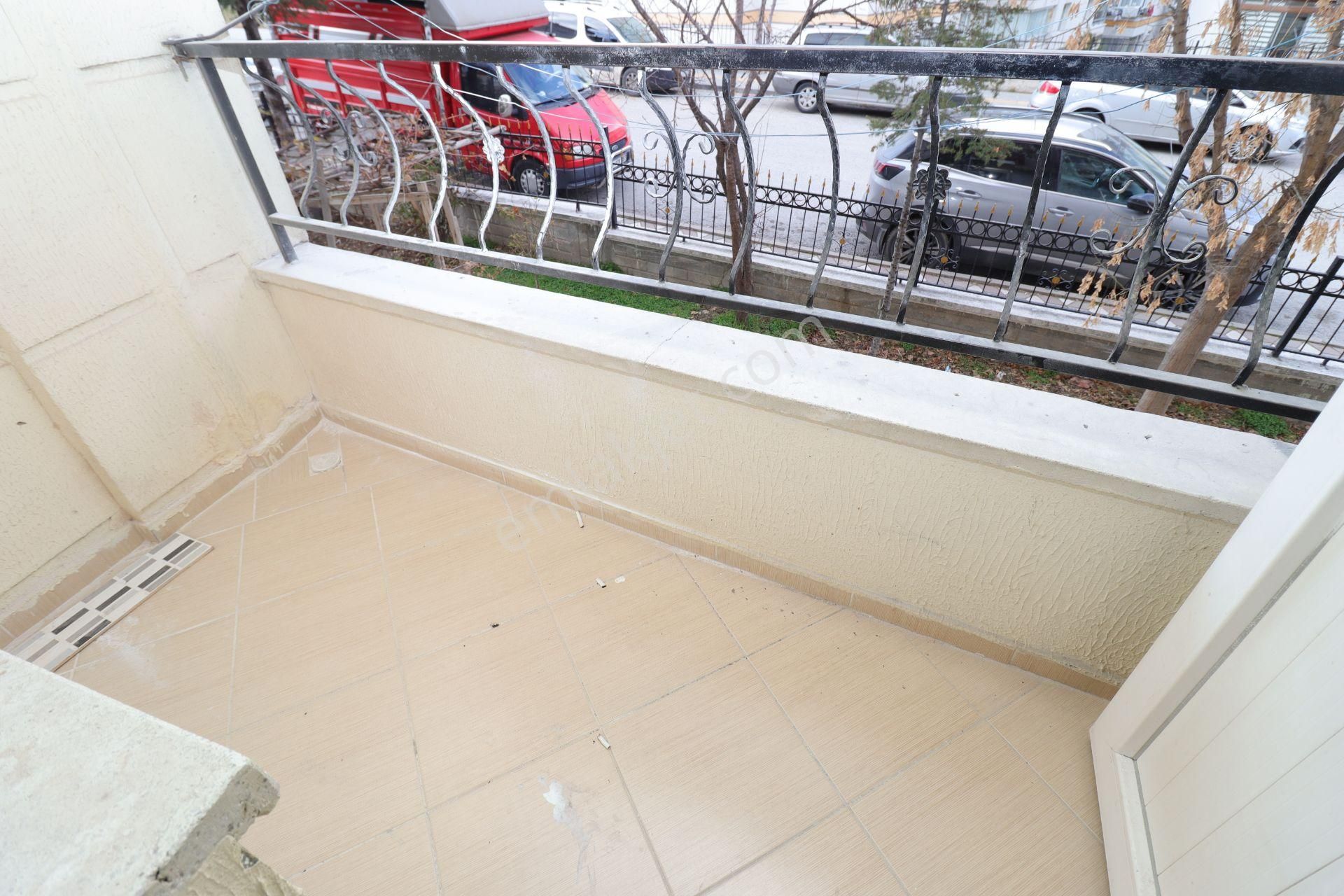 Akif'ten Etimesgut Süvari'de Ön Cephe 3+1 Ful Yapılı Satılık Daire - Görsel 6