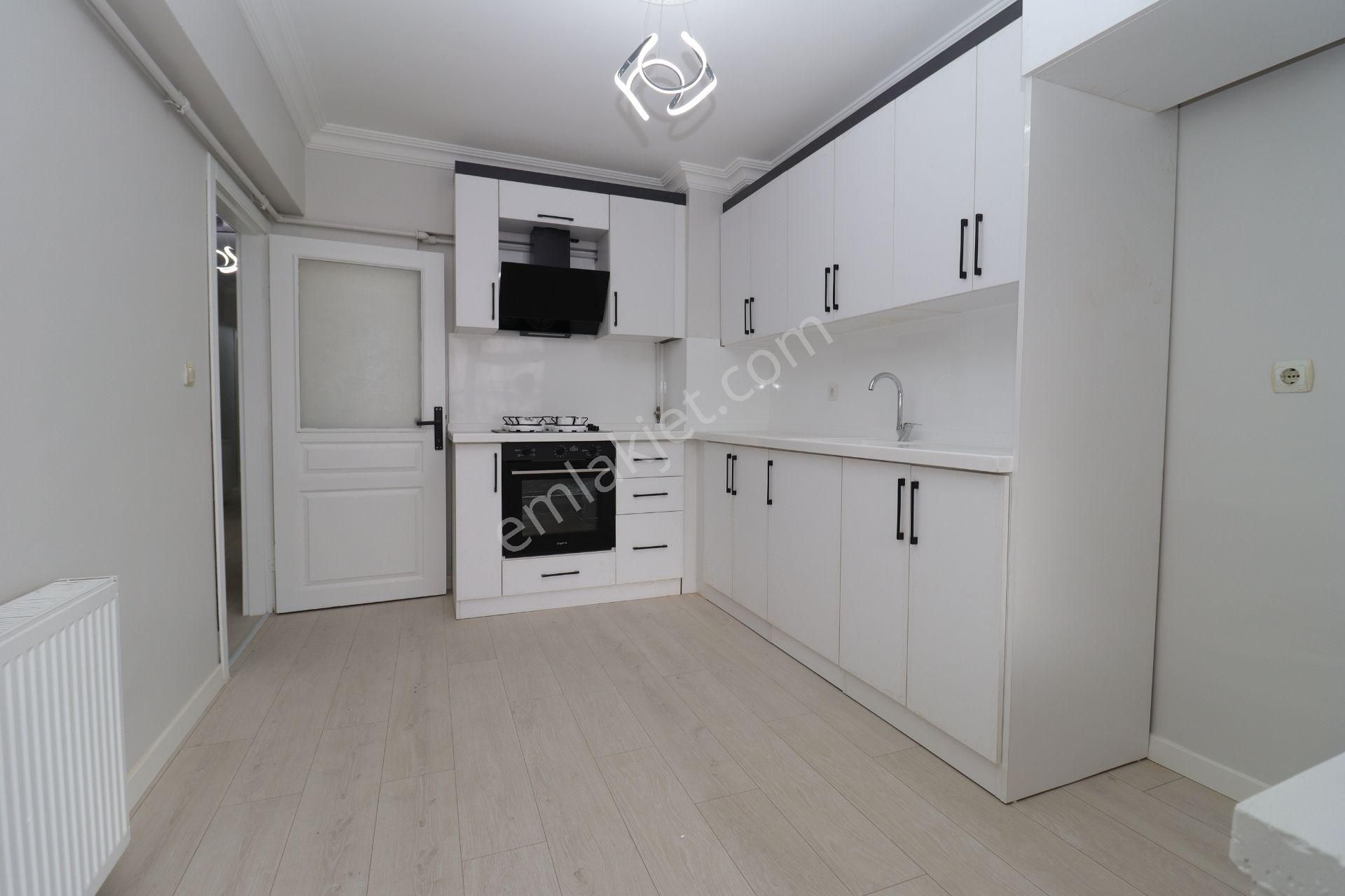 Akif'ten Etimesgut Süvari'de Ön Cephe 3+1 Ful Yapılı Satılık Daire - Görsel 2