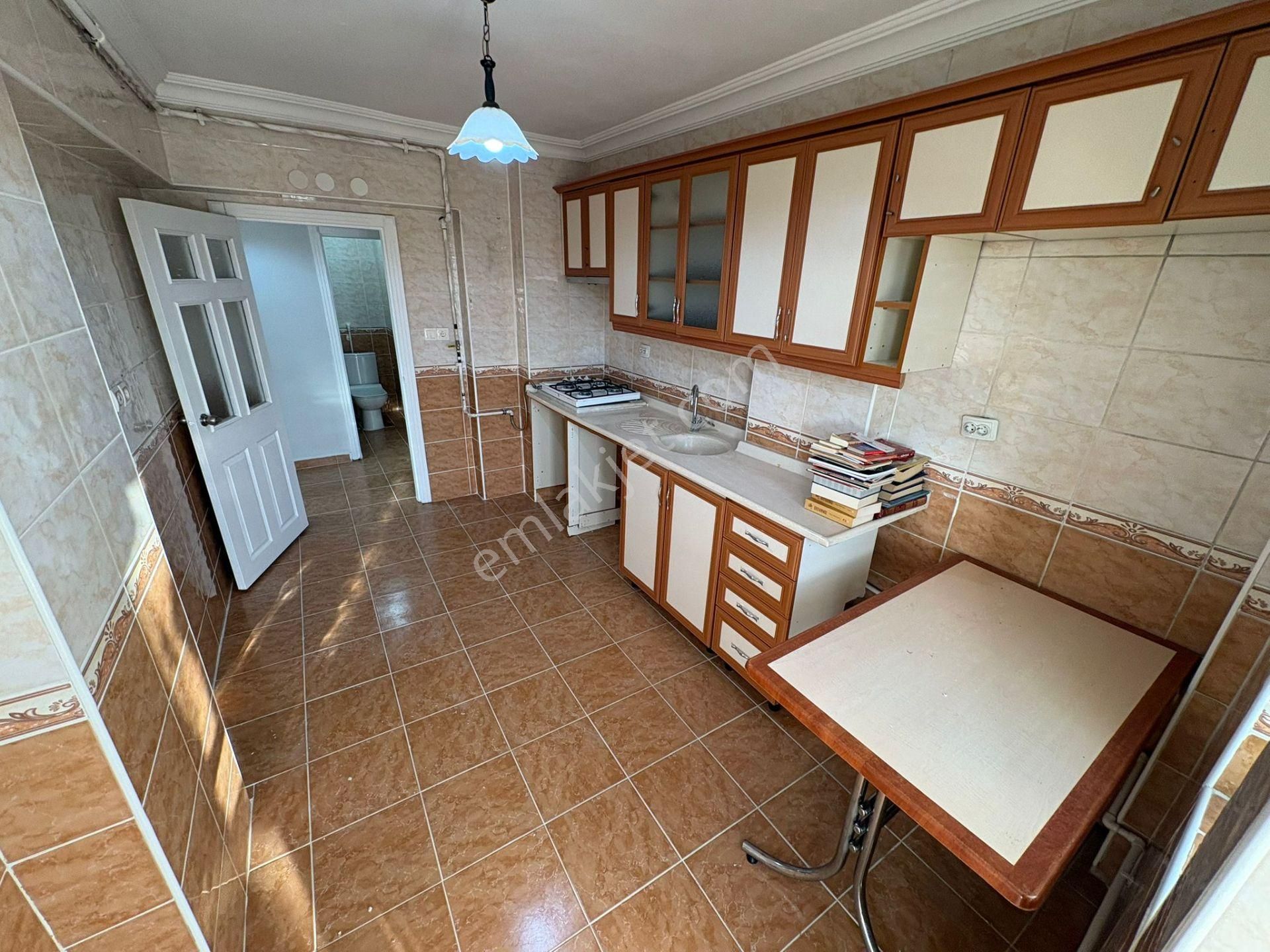 Ty Yılmaz'dan Merkezi Konumda Kilerli Cam Balkonlu Asansörlü