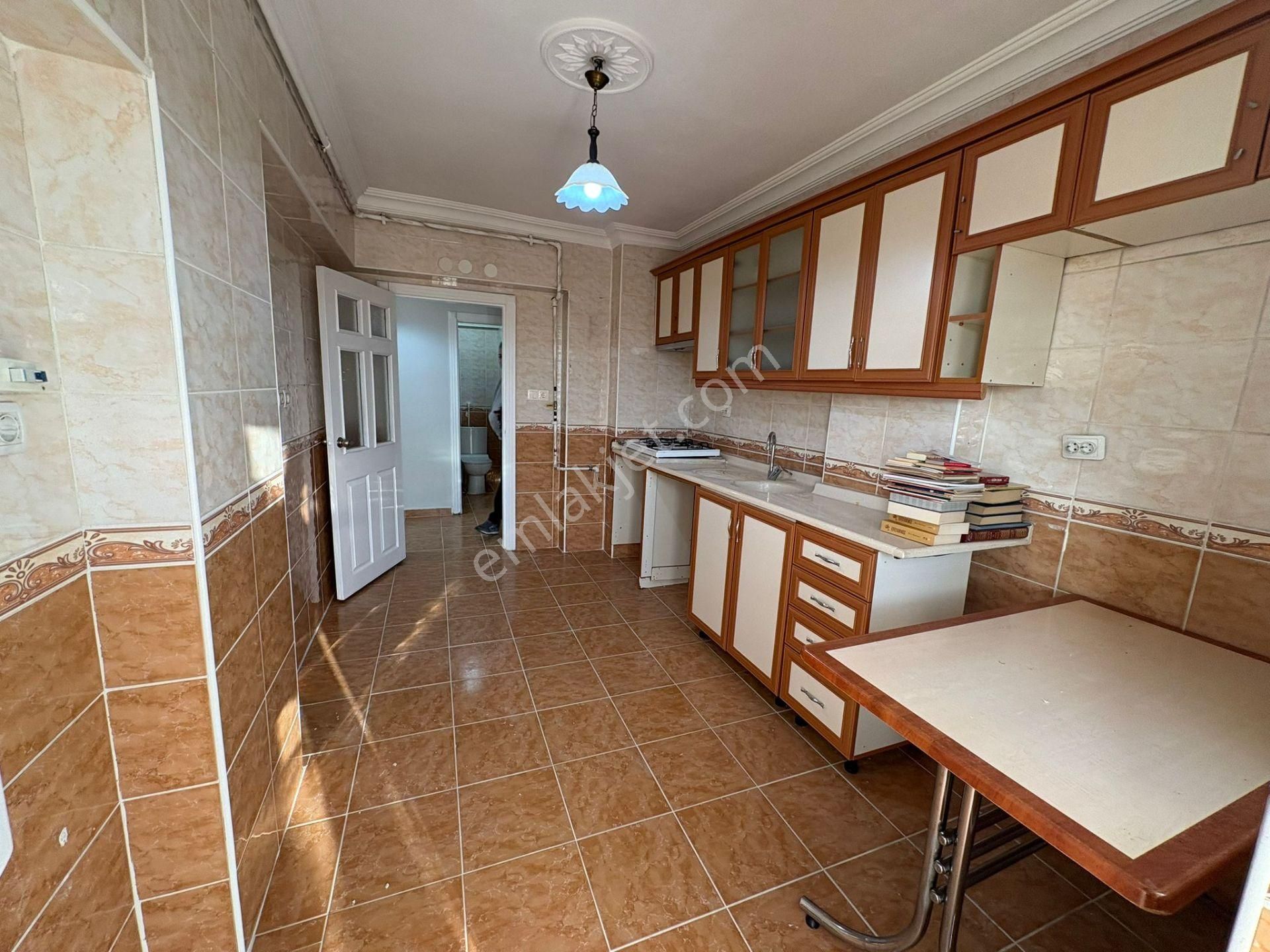 Ty Yılmaz'dan Merkezi Konumda Kilerli Cam Balkonlu Asansörlü - Görsel 6