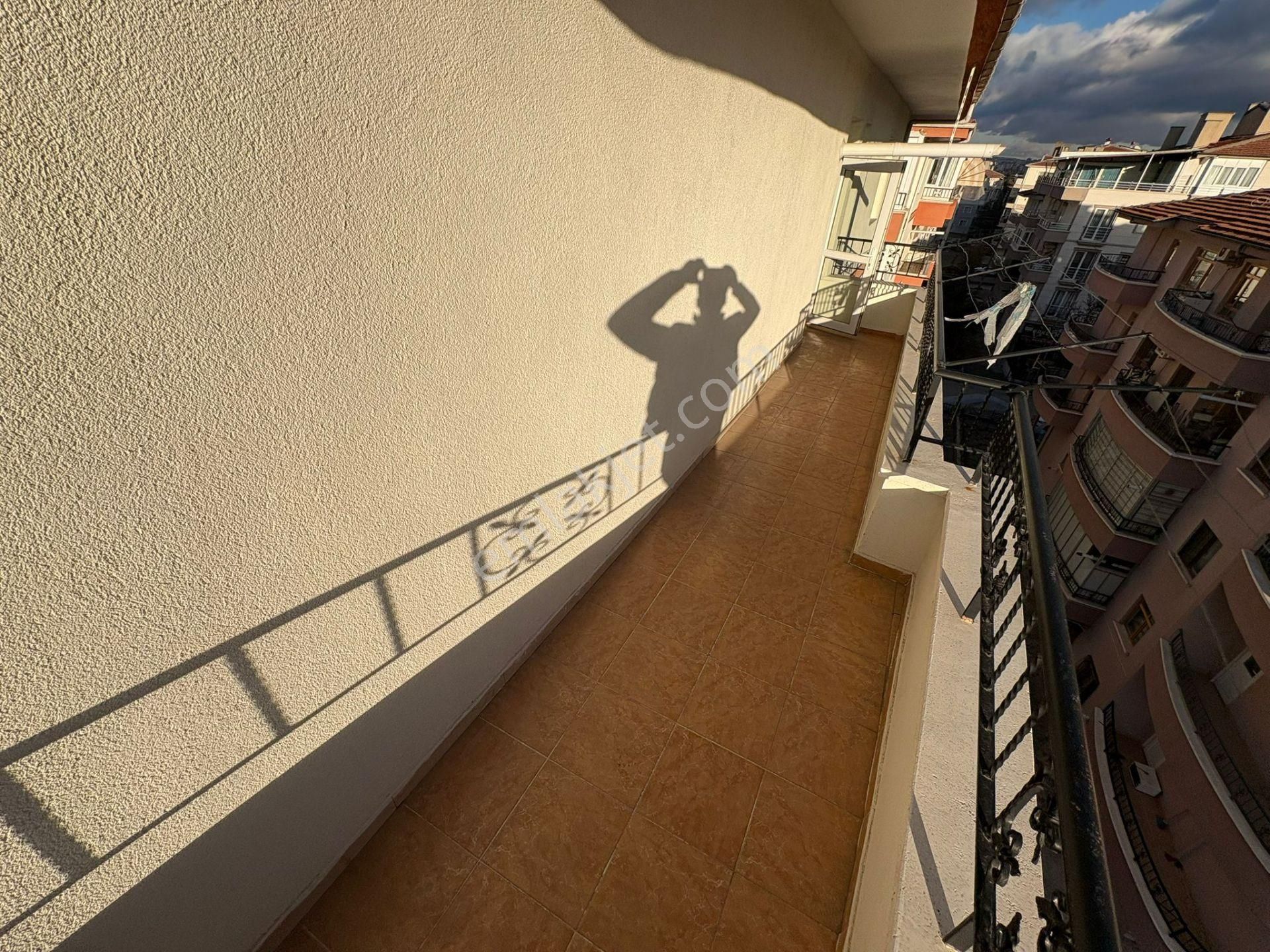 Ty Yılmaz'dan Merkezi Konumda Kilerli Cam Balkonlu Asansörlü - Görsel 33