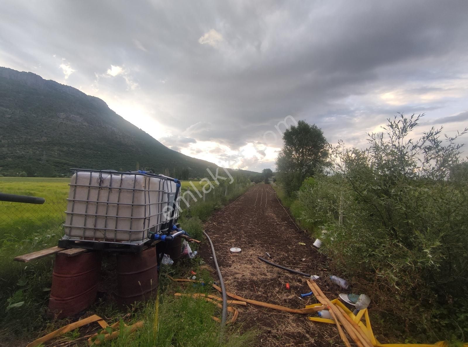 Özpınar ,dan Taşağıl Mah. Satılık Tarla 1657 M2 Yolu ,suyu Var. - Görsel 21