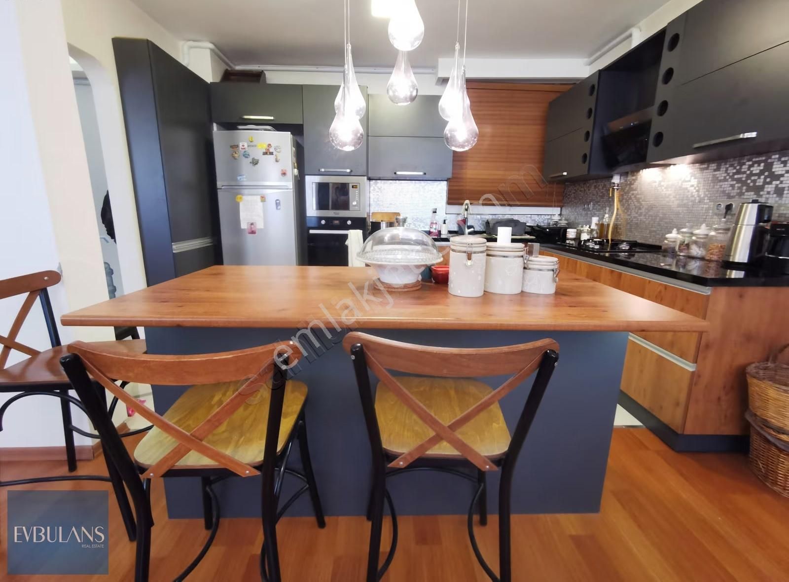 Karşıyaka Yalı Sahile 2. Bina Lüx Tadilatlı Ara Kat 3+1 Daire - Görsel 3