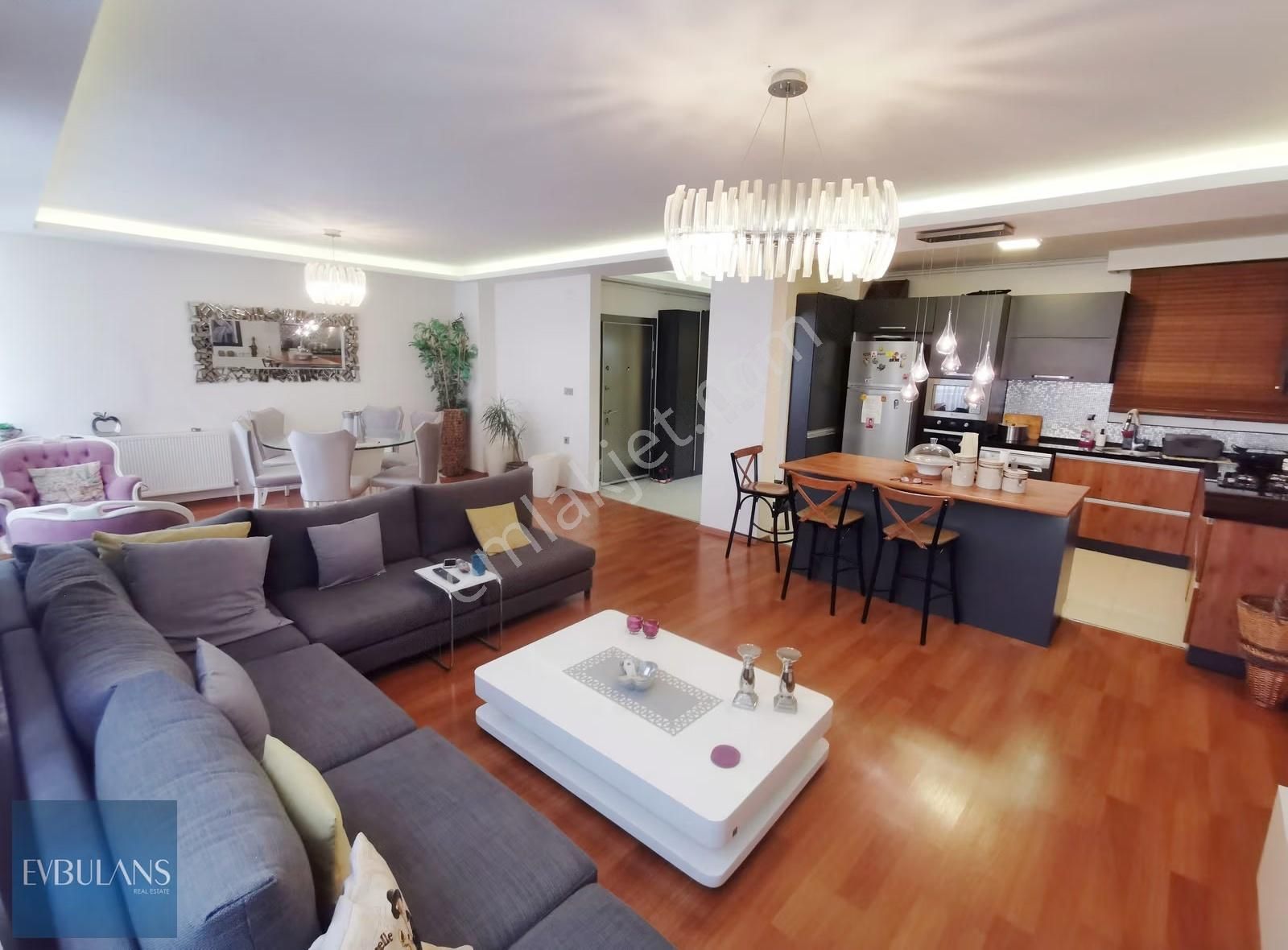 Karşıyaka Yalı Sahile 2. Bina Lüx Tadilatlı Ara Kat 3+1 Daire